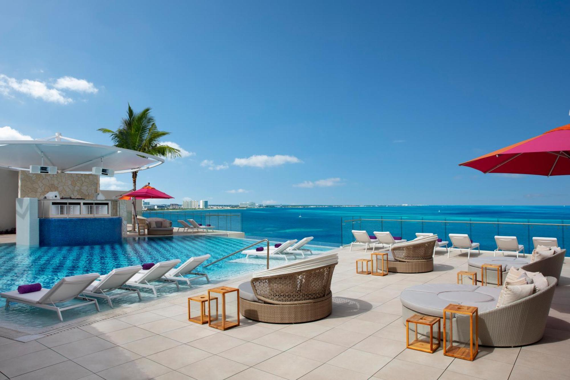 Xcelerate Junior Suite Ocean View King