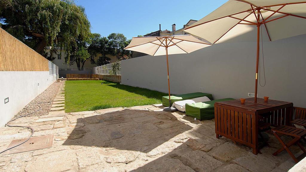 Quarto Familiar com Vista Jardim