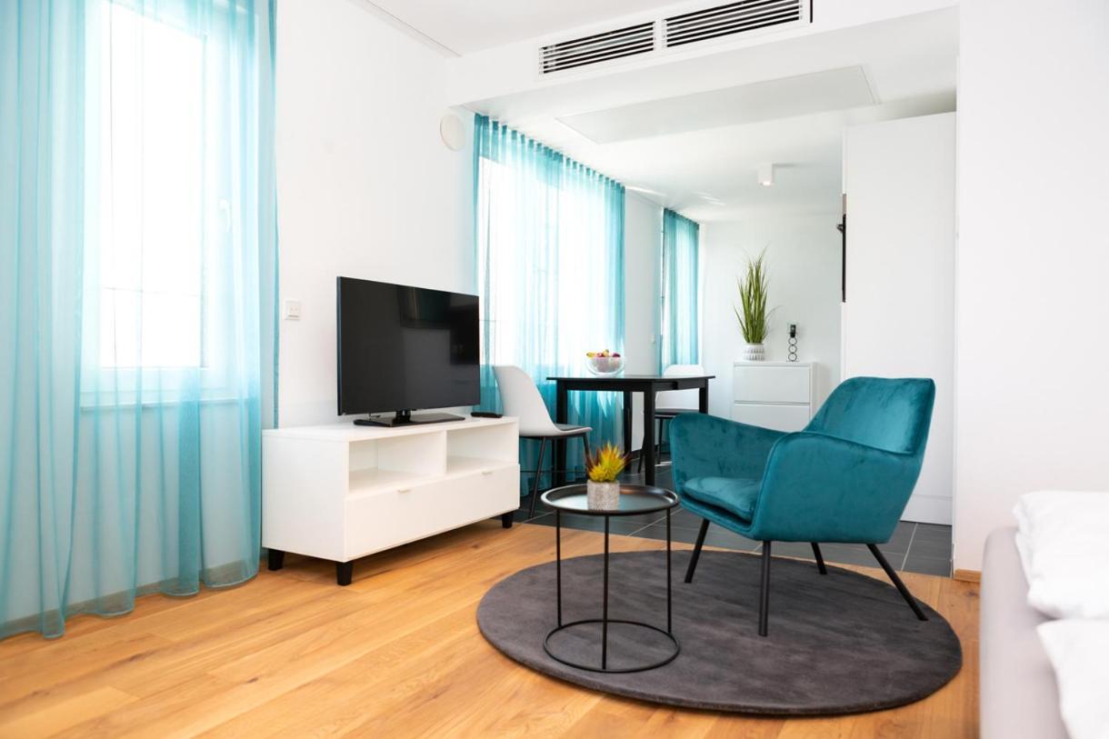 One-Bedroom Premium Apartment,1480148003:JPEG