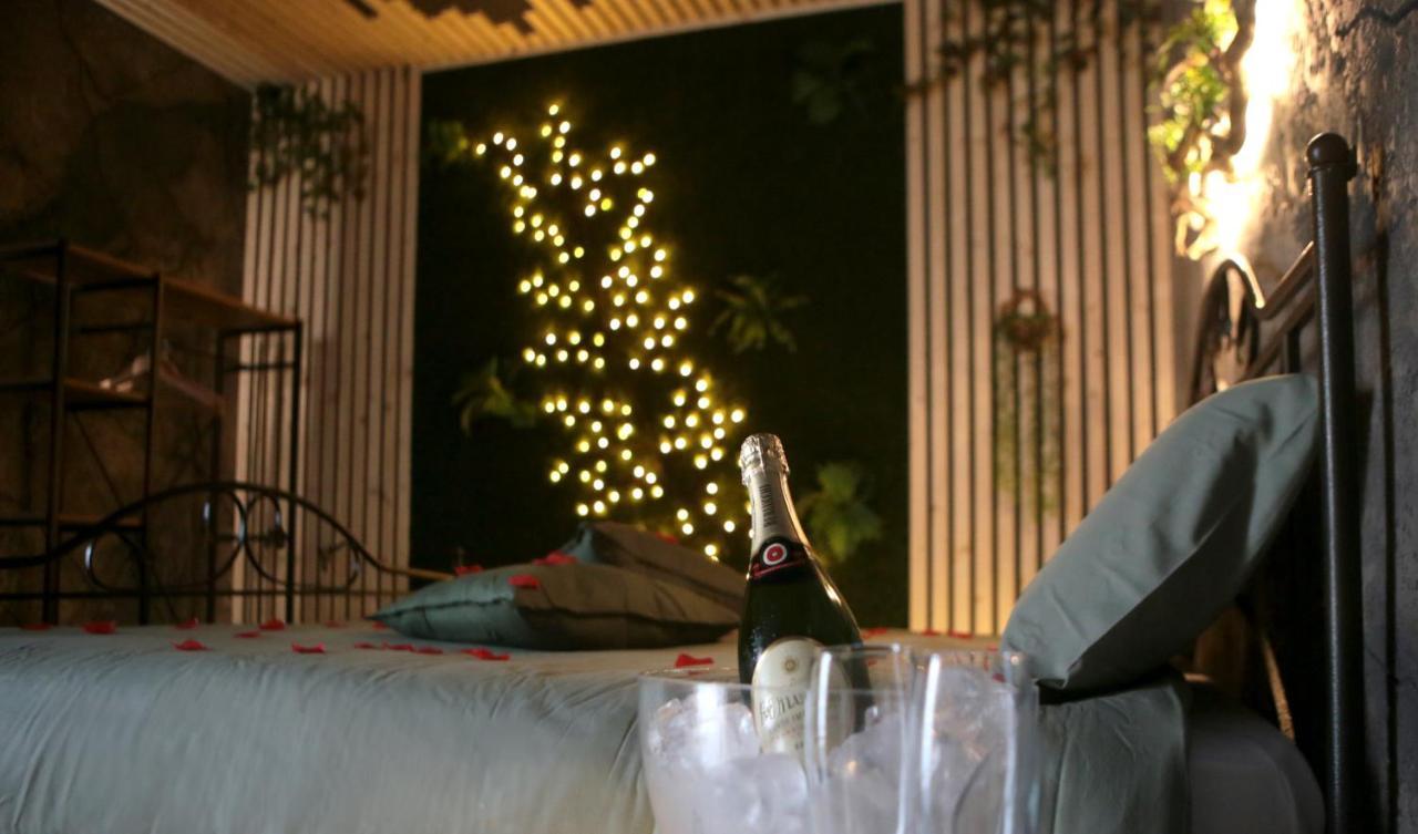 Deluxe Double Room with Balcony,1492456171:JPEG