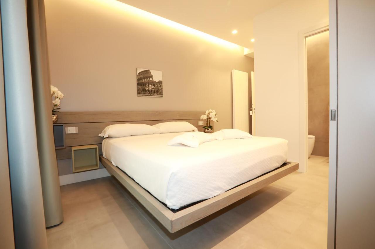 Deluxe Double Room Balcony,1536903481:JPEG