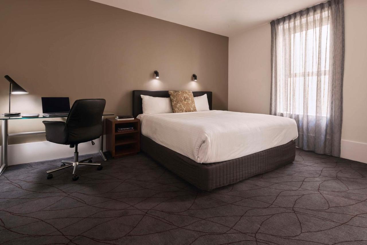 Heritage King Room