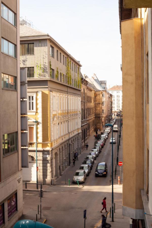 Superior One-Bedroom Apartment with Air-conditioning