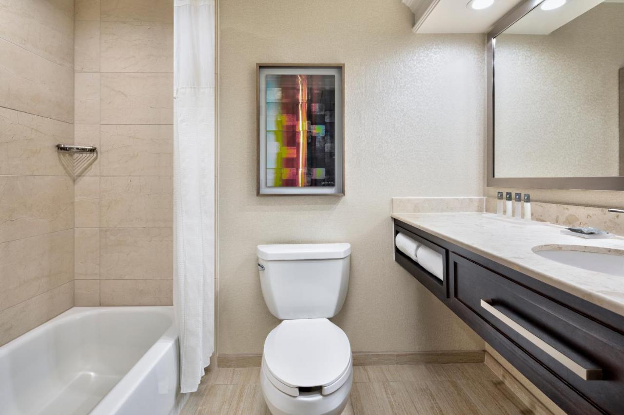 Queen Room with Two Queen Beds,1596017318:JPEG