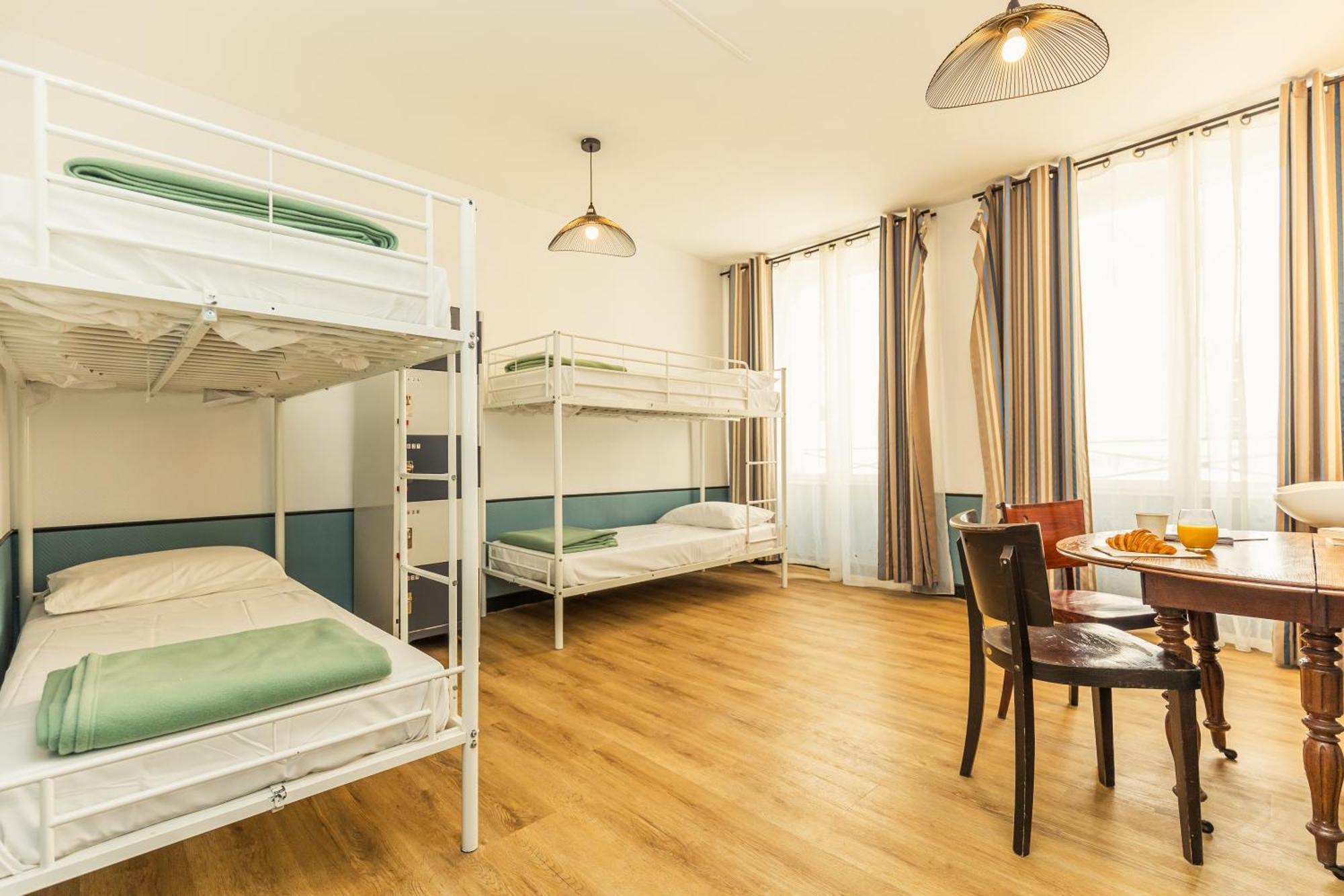 Bett im Frauenschlafsaal mit 6 Betten und eigenem Bad