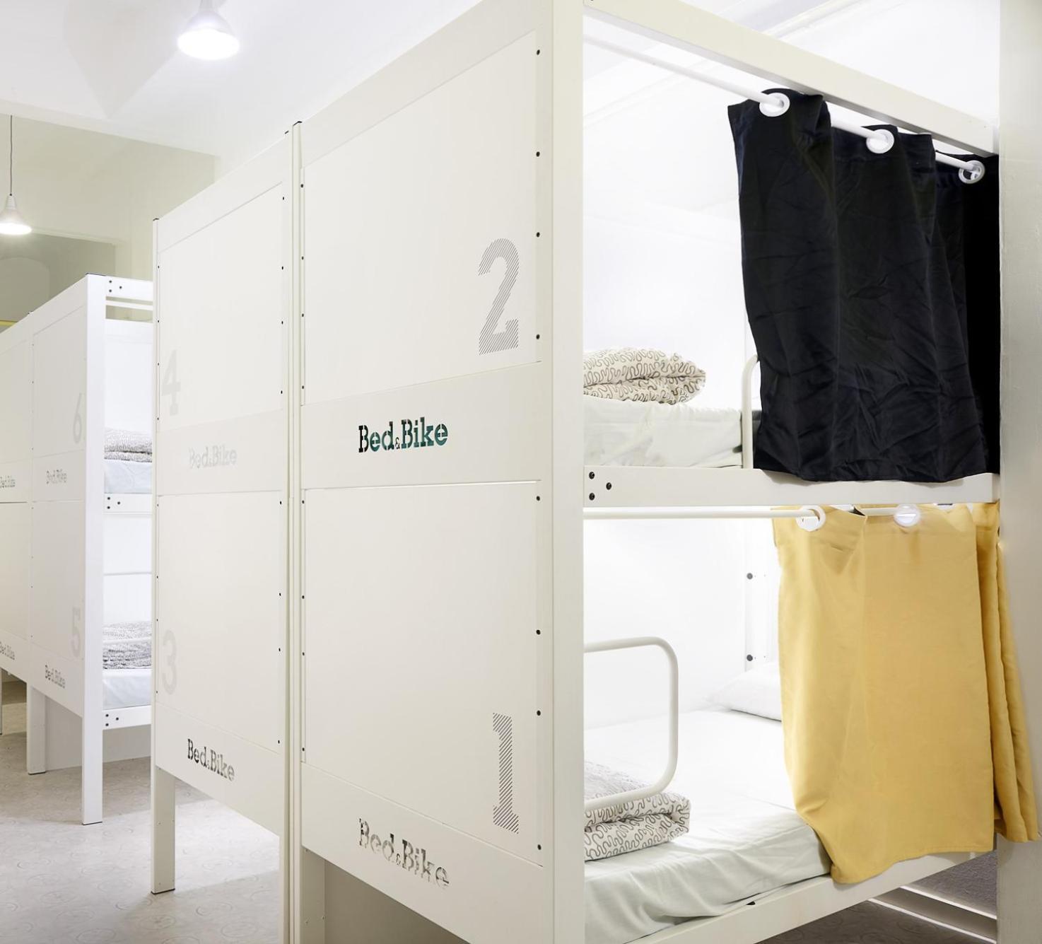 Bed in 16-Bed Mixed Dormitory Room