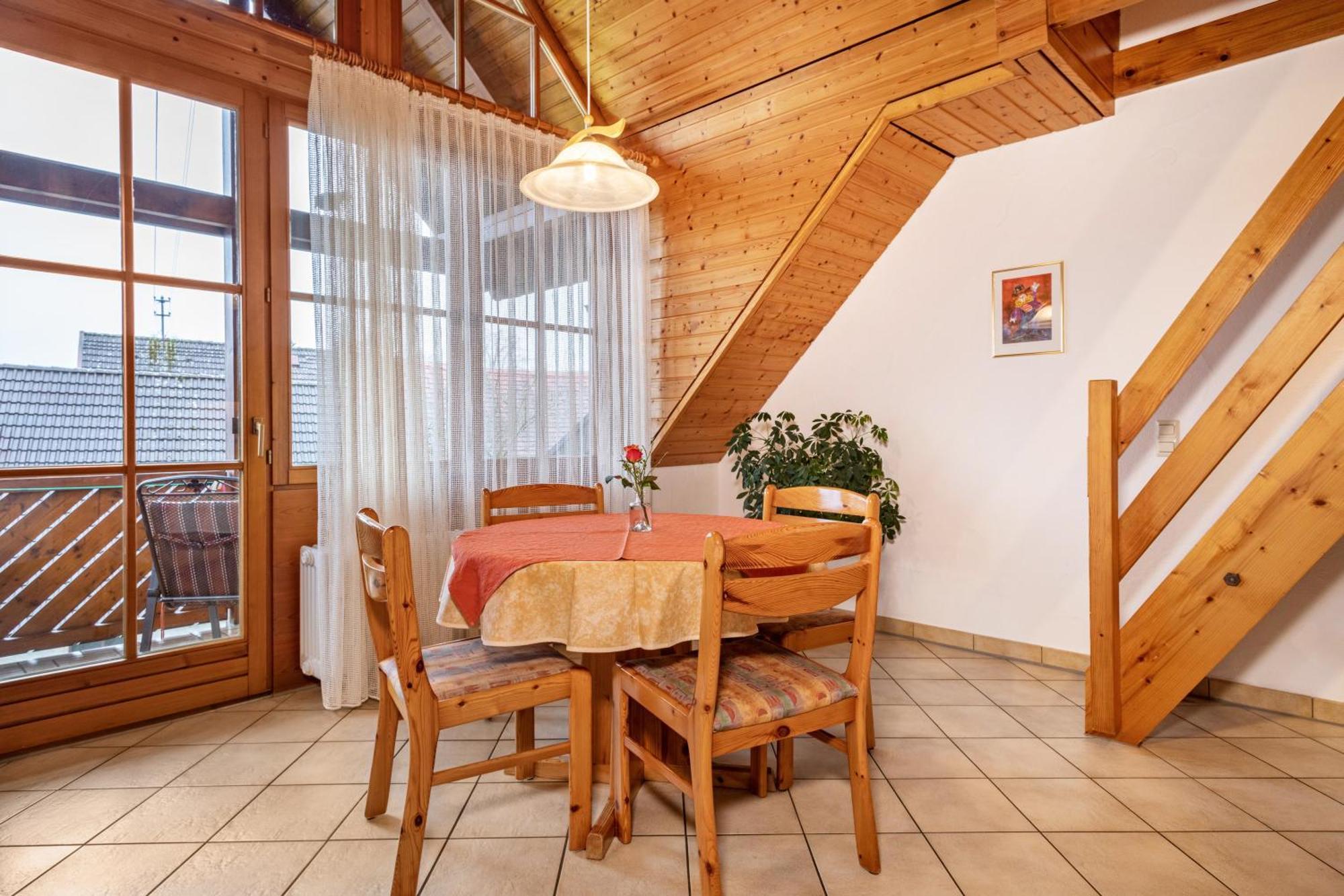 Superior One-Bedroom Apartment with Balcony,1500927655:JPEG