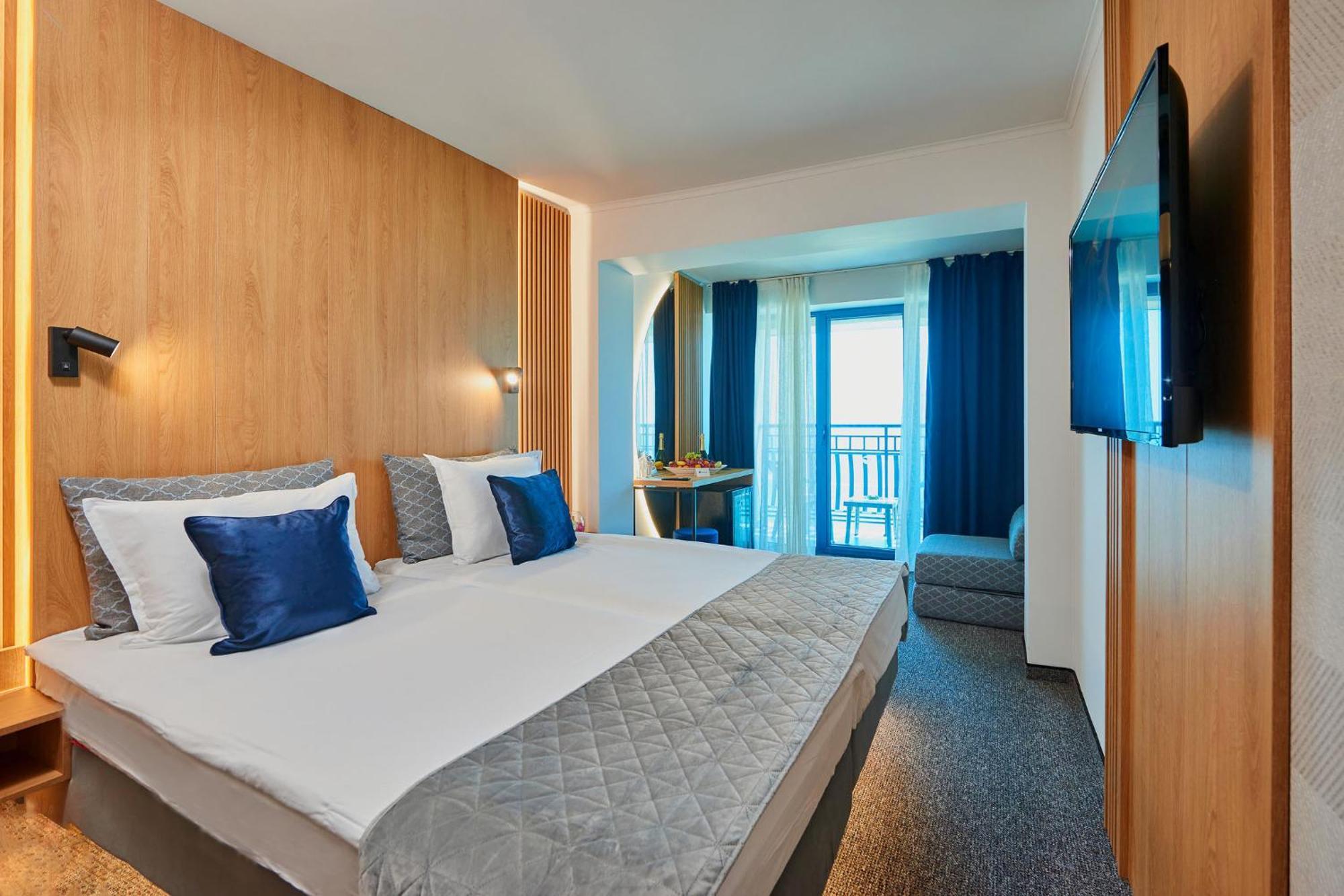 Twin Room Balcony Side Sea View
