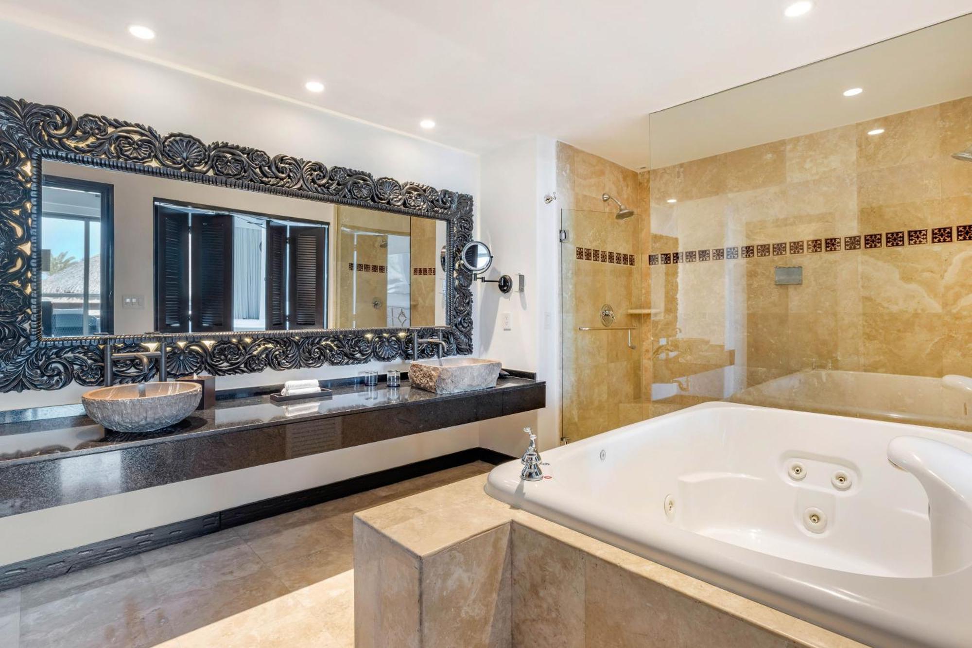 Habitación Presidencial de 3 dormitorios frente al mar con bañera de hidromasaje