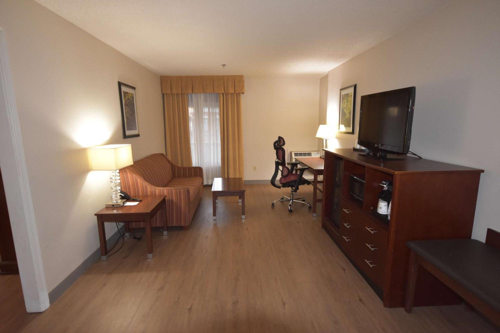Queen Suite with Two Queen Beds