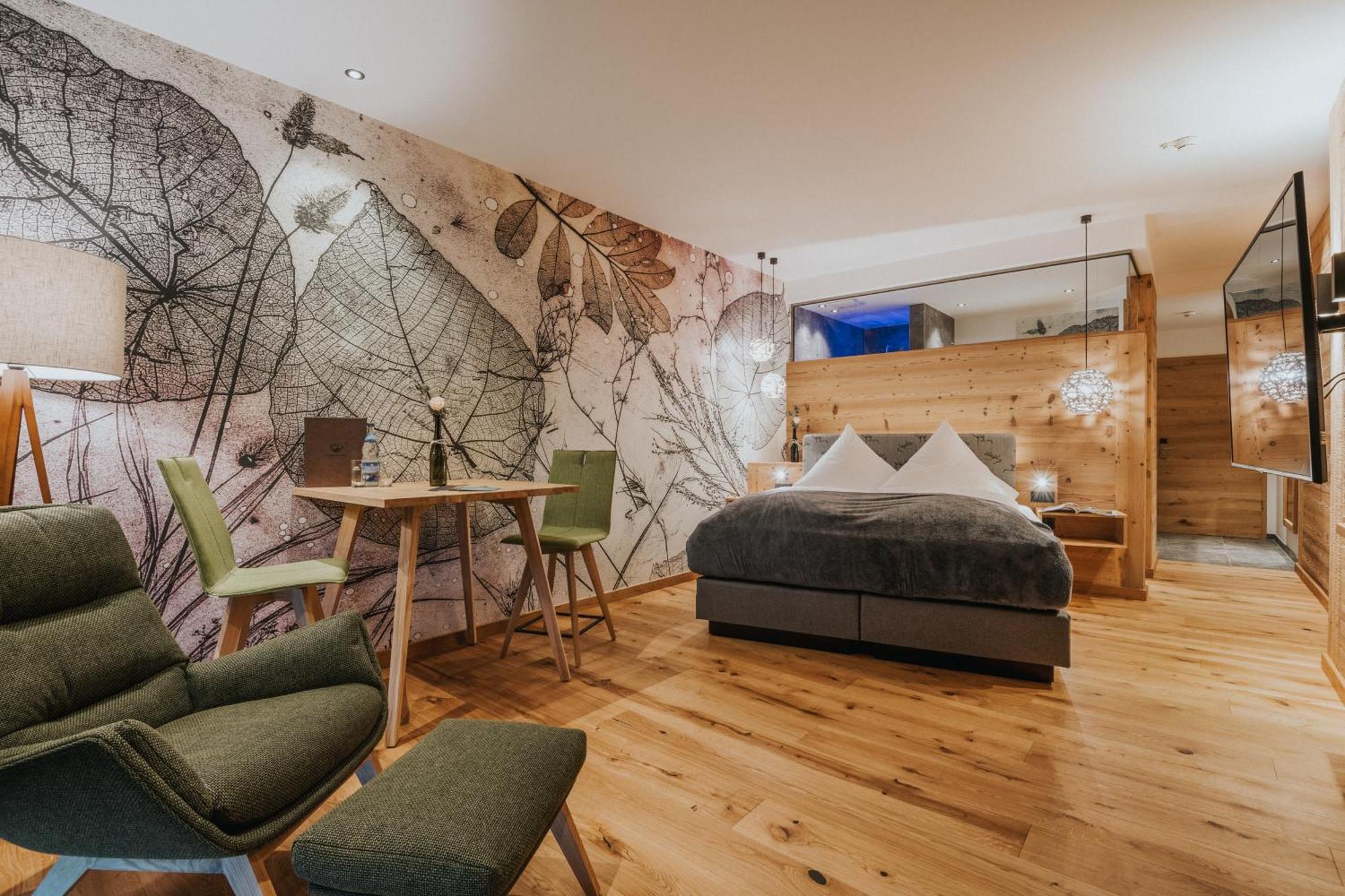 Familiensuite mit Balkon