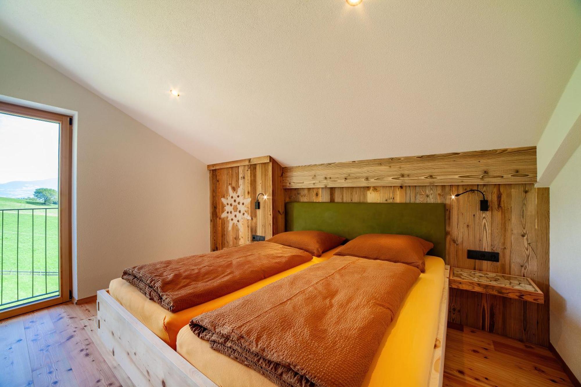 Apartment mit Balkon