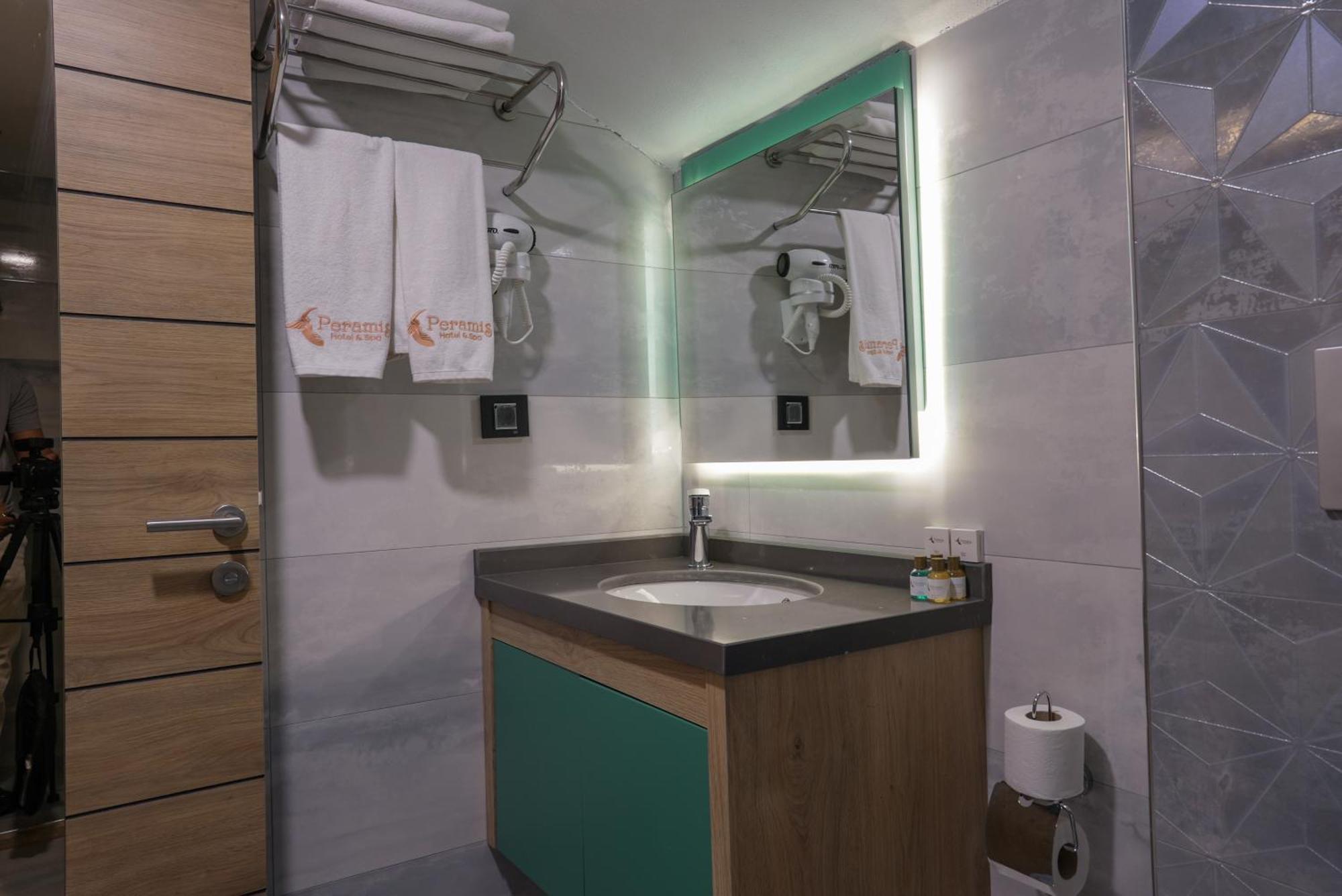 Standard Double or Twin Room,1544910847:JPEG