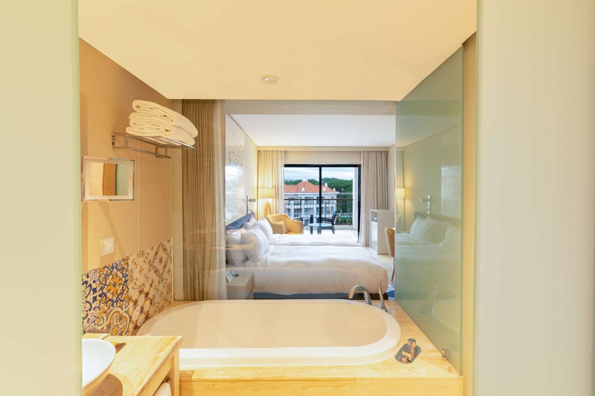 Twin Deluxe Pool View