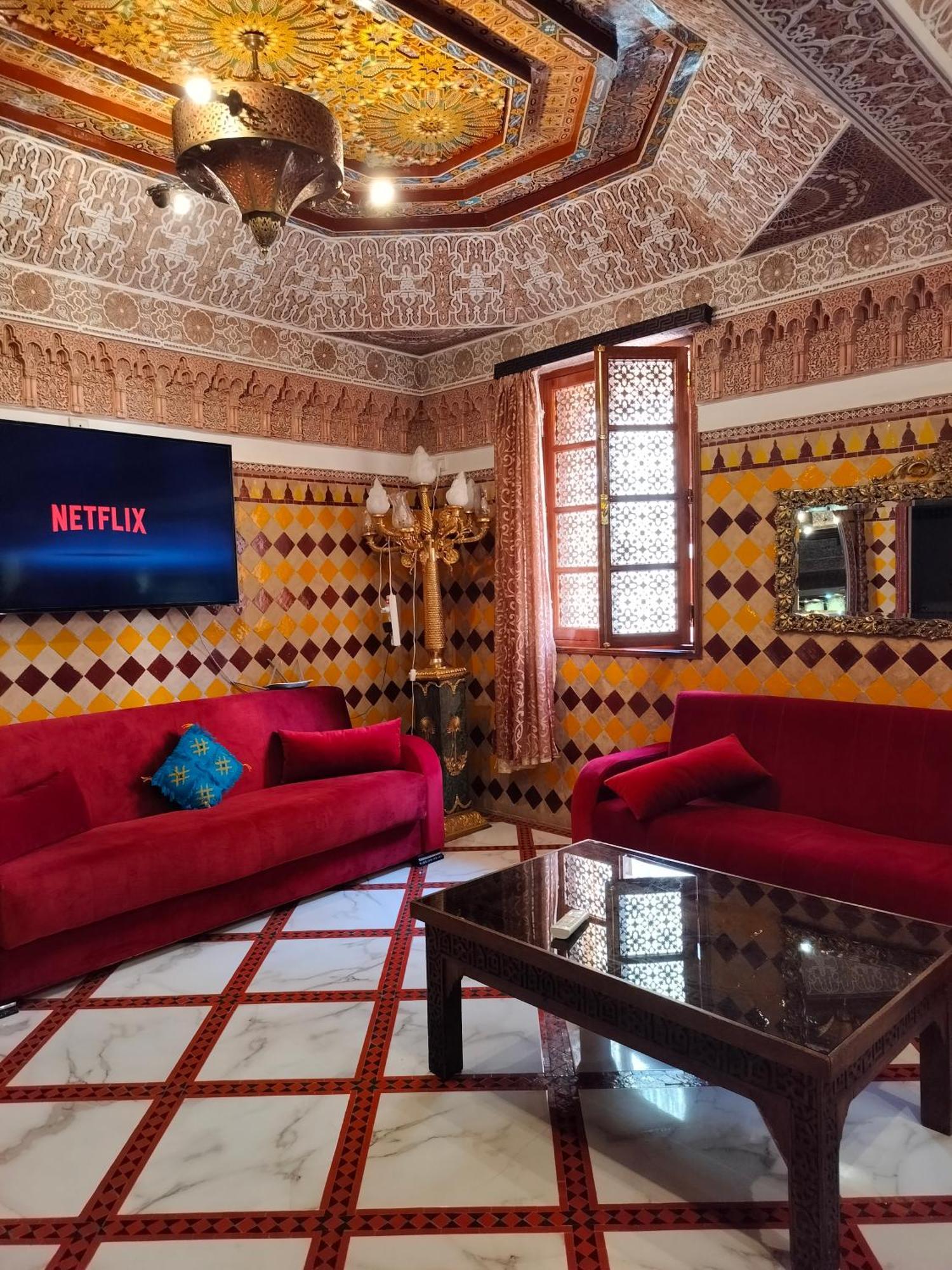 Deluxe Queen Suite
