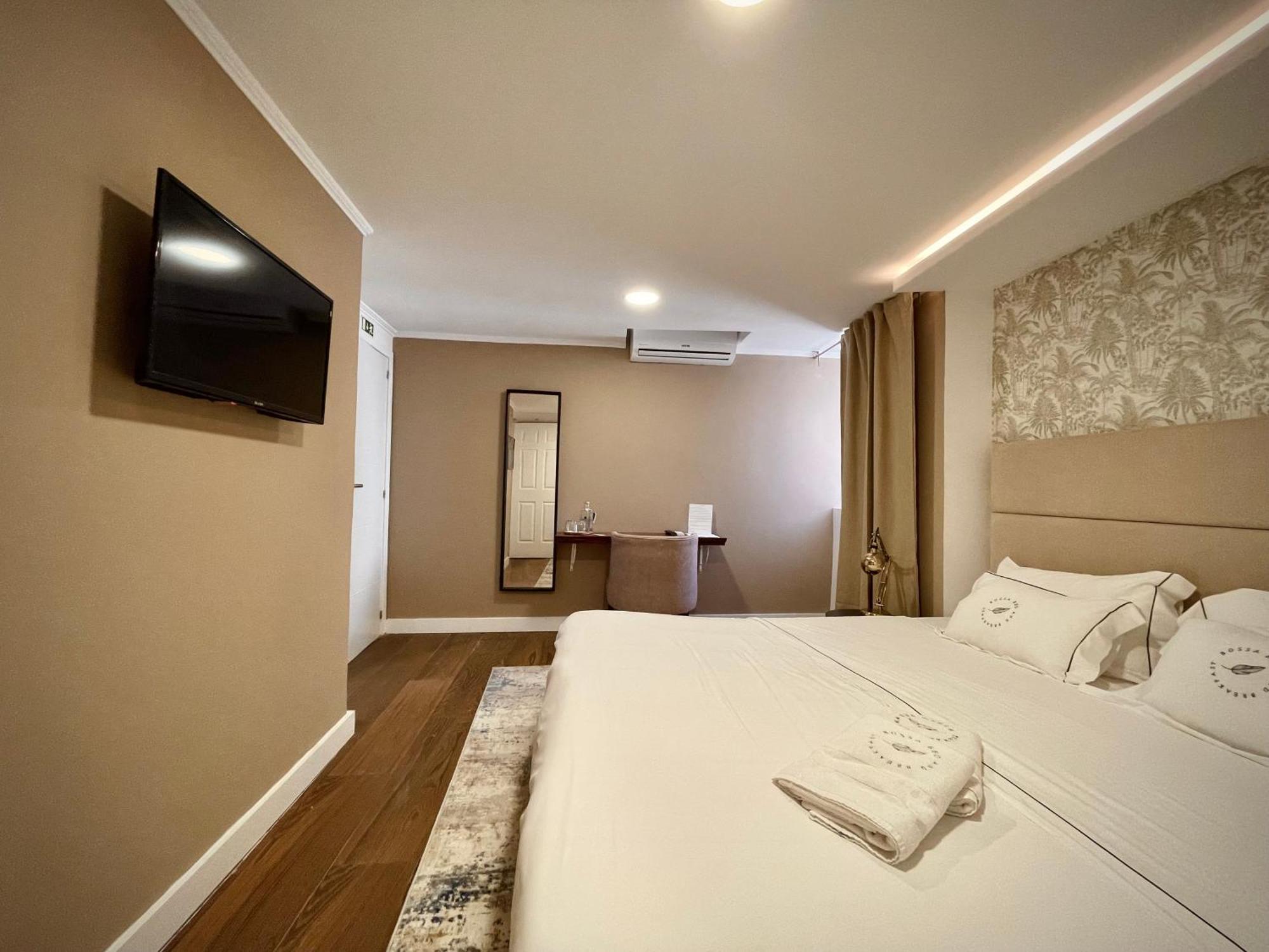 Double Room Private Bathroom Small window