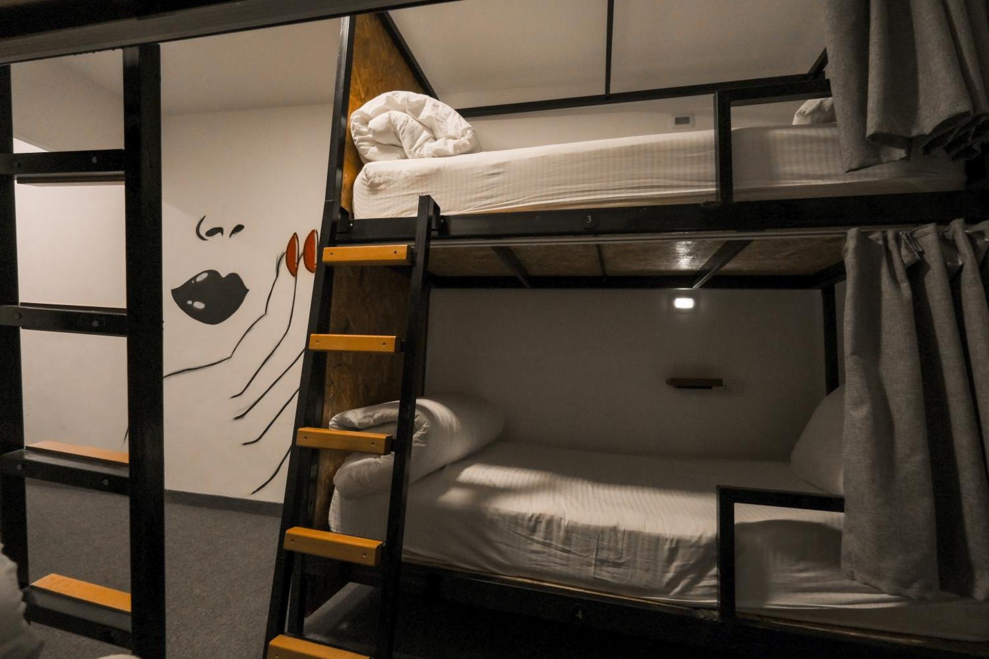 Bed op een Vrouwenslaapzaal met 6 Bedden
