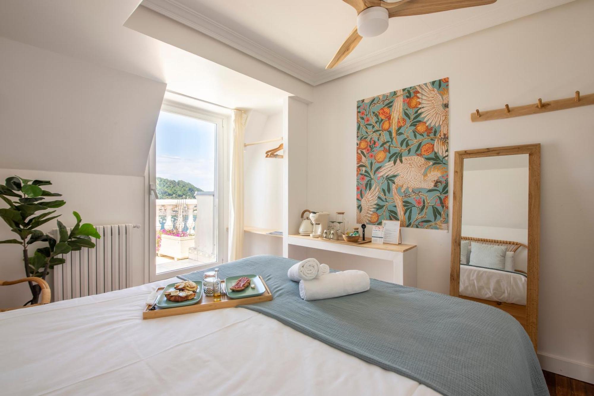 Double Room with Balcony and Sea View,1552523161:JPEG