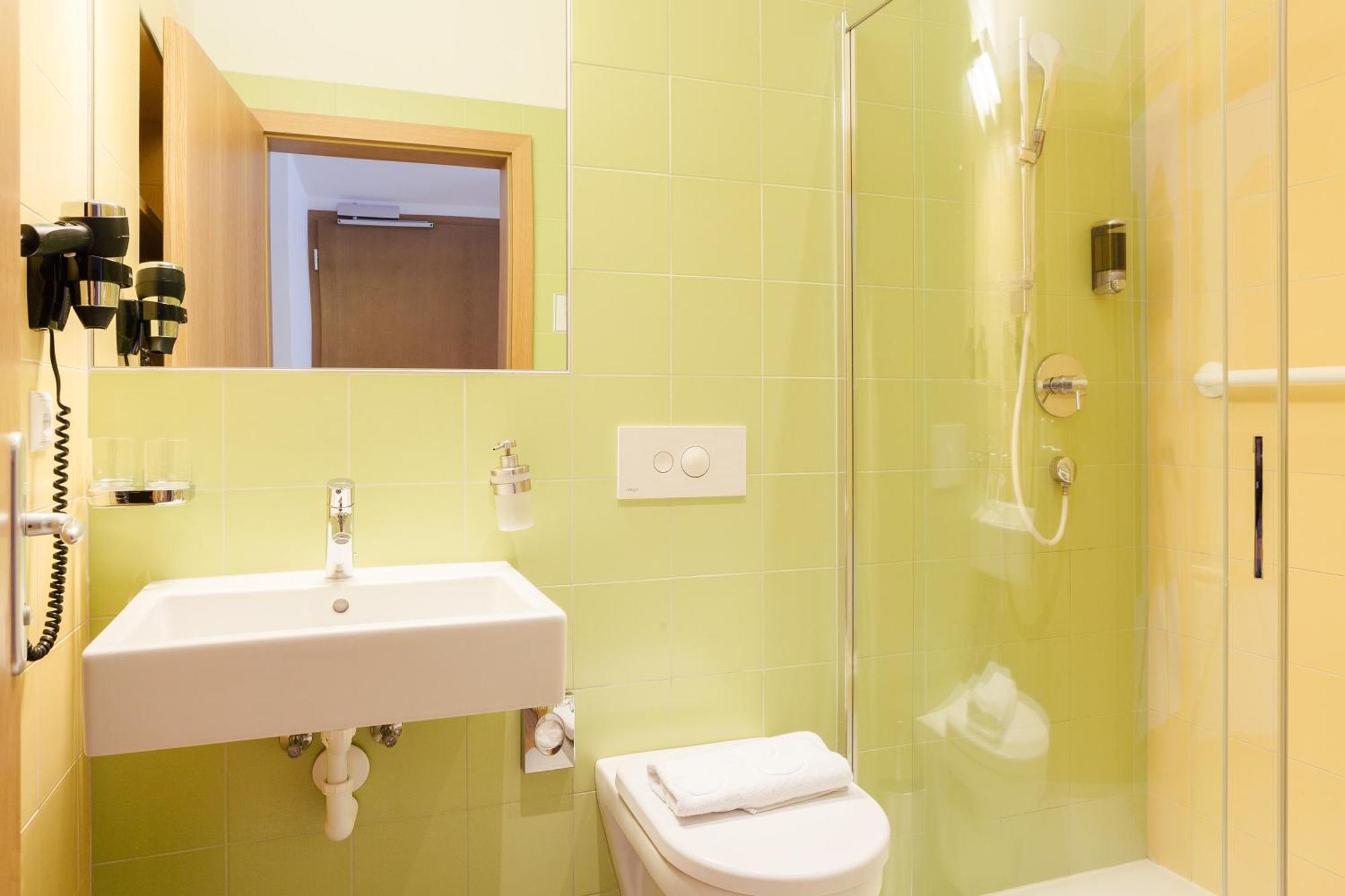 Double Room with Balcony,1552567867:JPEG