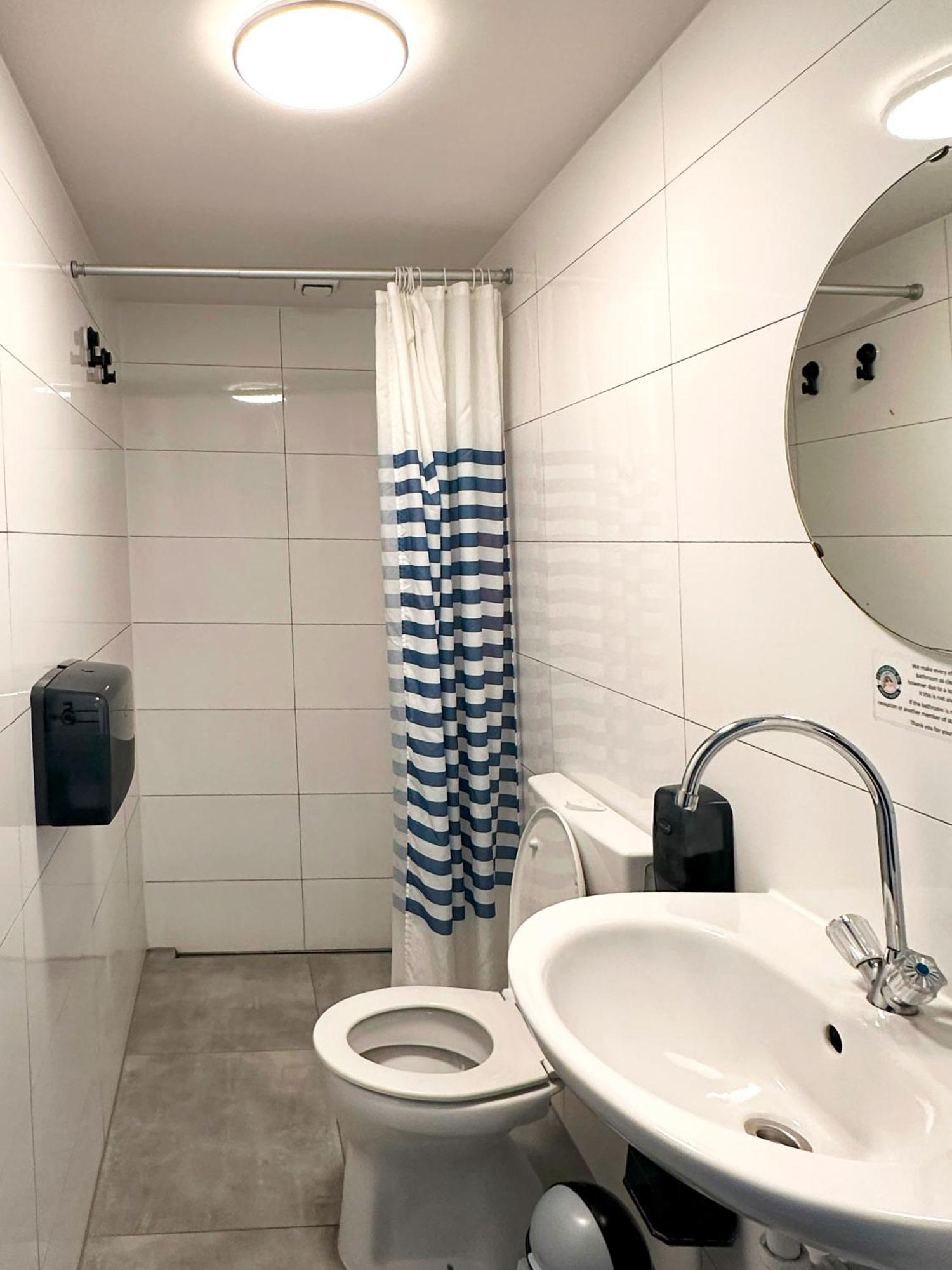 Single Bed in Mixed Dormitory Room (4 Persons),1553552689:JPEG