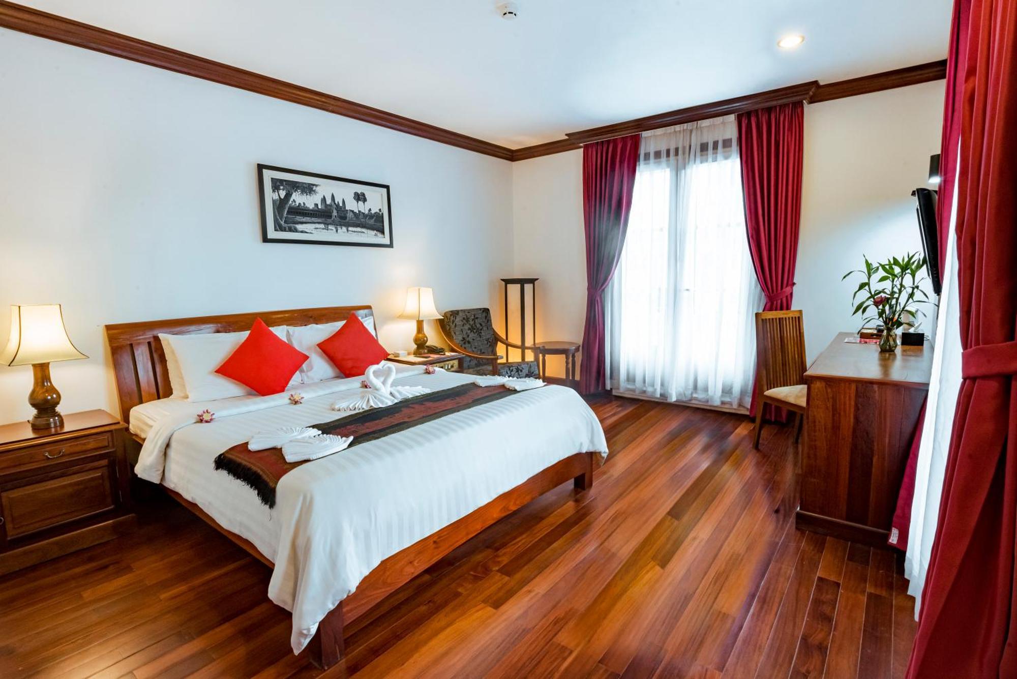 Habitación Doble Deluxe con vistas a la piscina