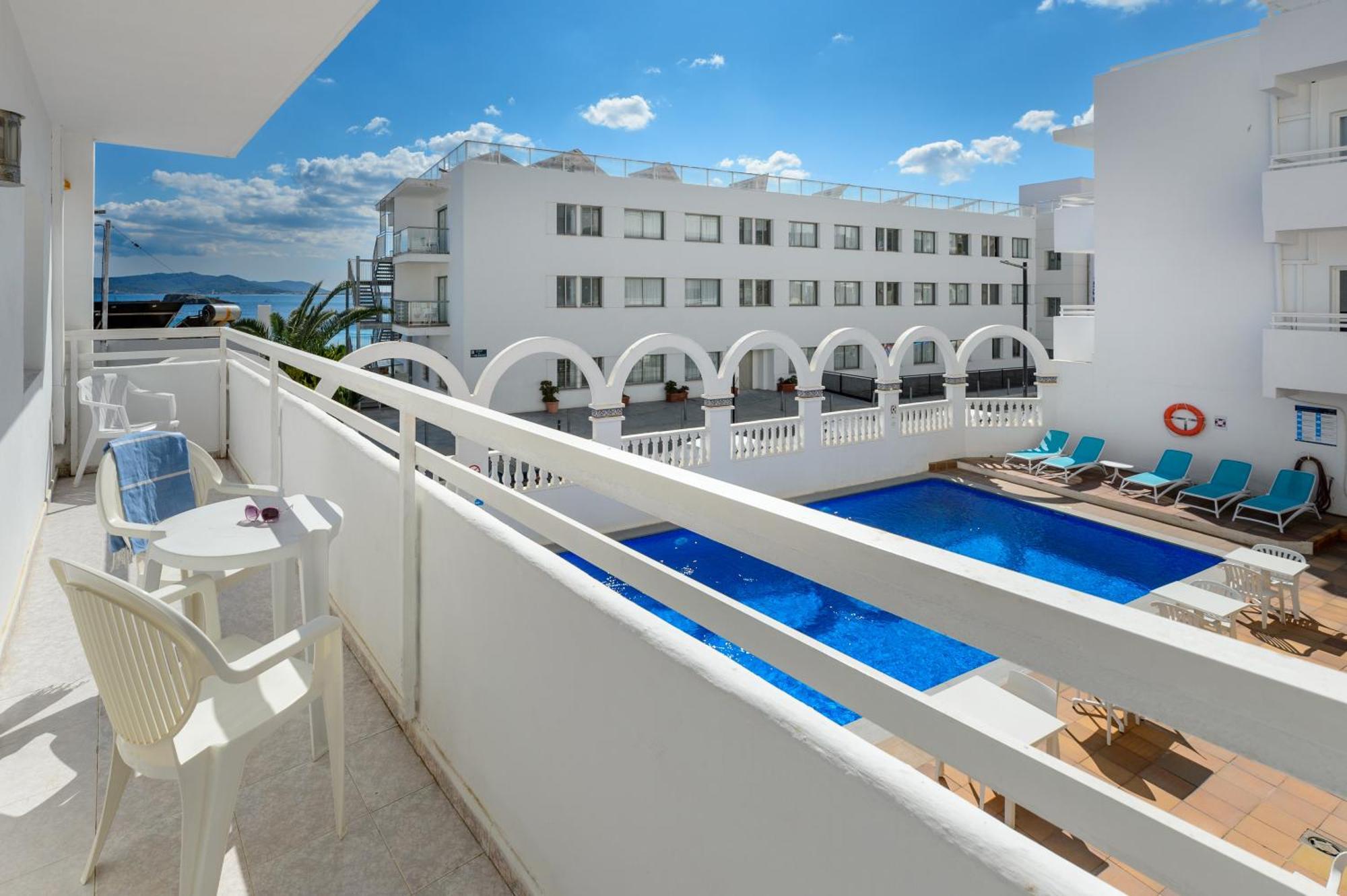 Estudio con vistas al mar