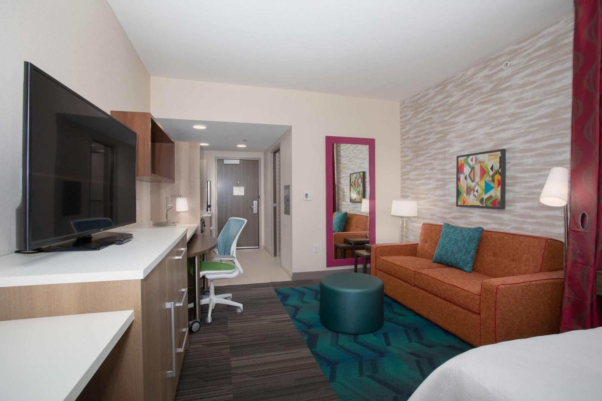 Queen Studio with Two Queen Beds - Non-Smoking