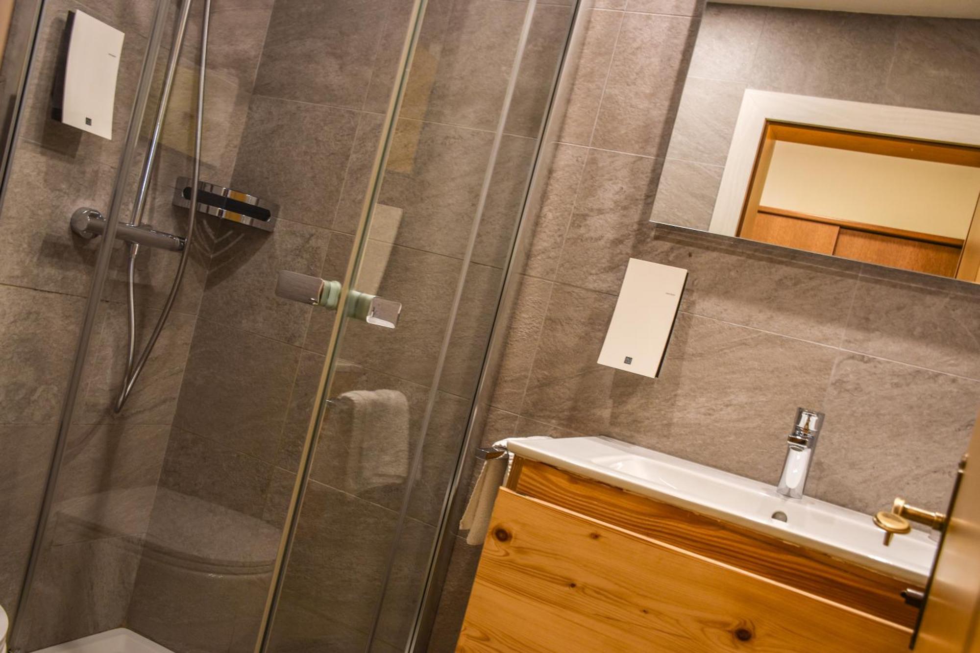 Double Room,750498836:JPEG