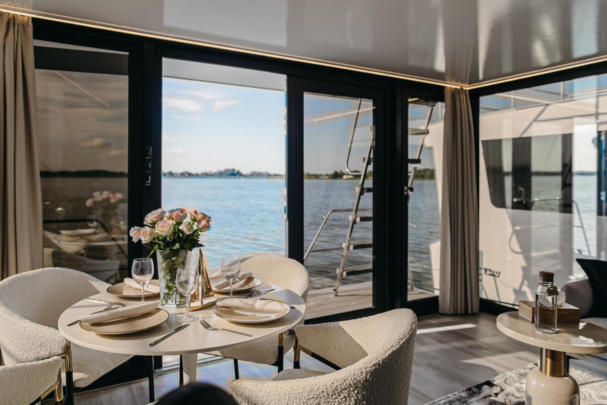 Haus am Wasser mit Sauna und Massagesessel