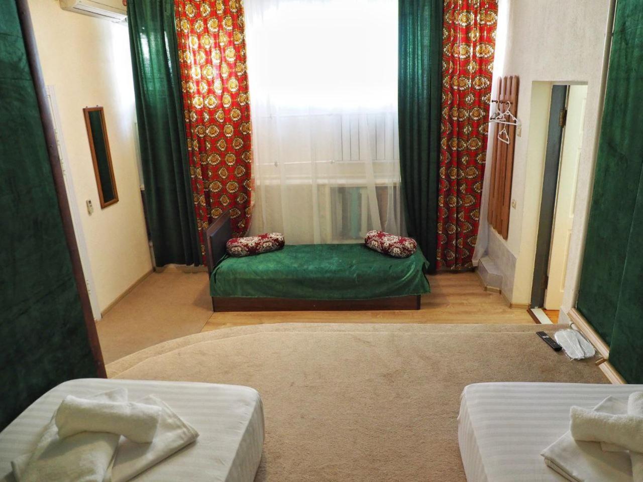 Doppel-/Zweibettzimmer mit eigenem Bad