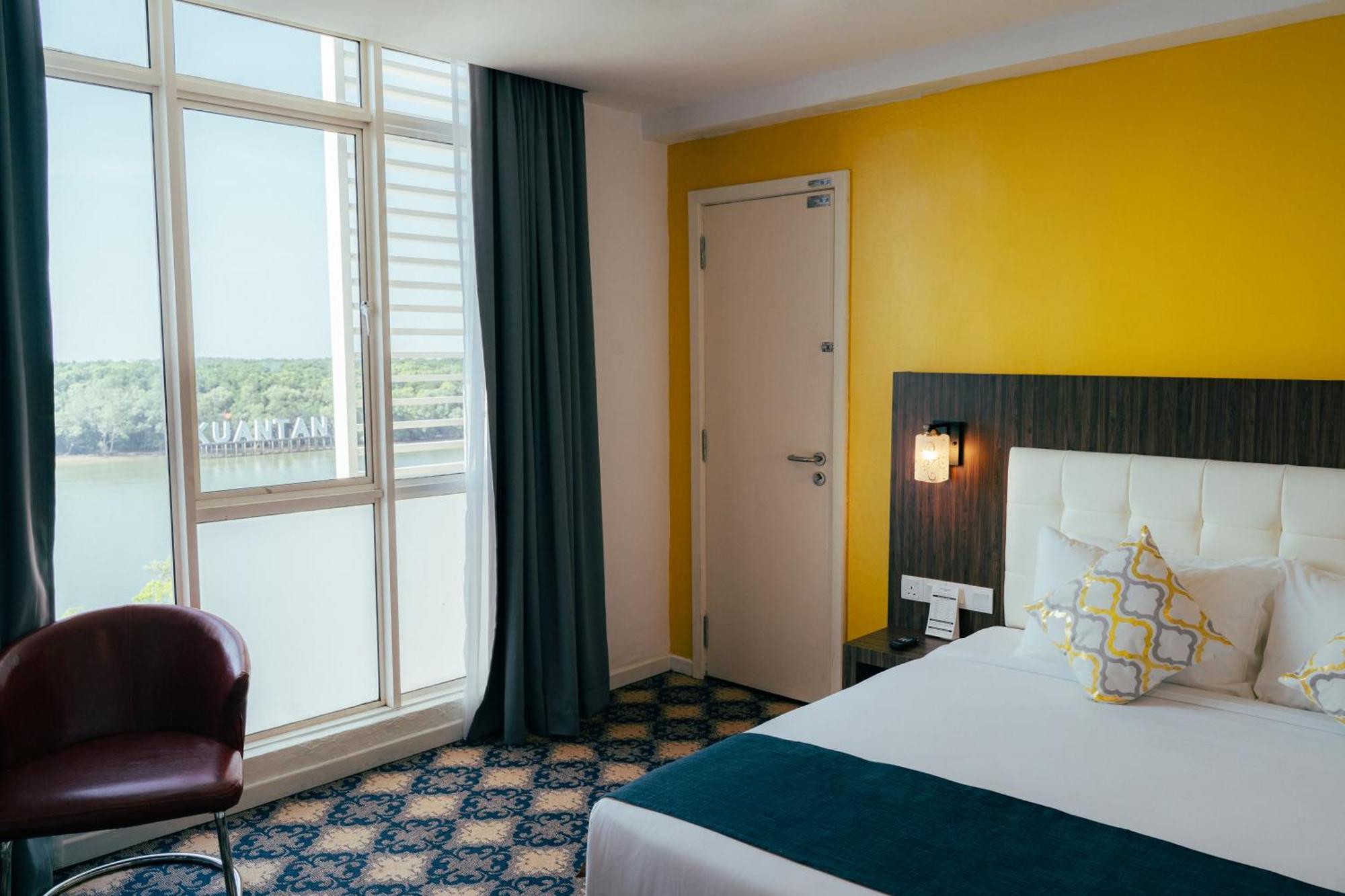 Premier Deluxe King River View