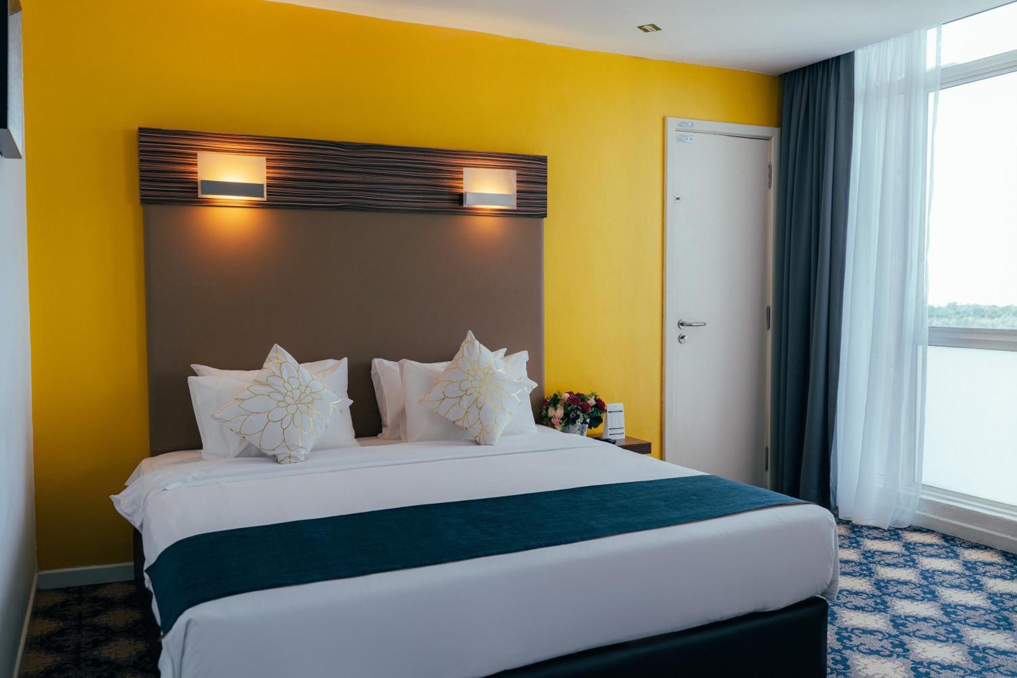 Premier Deluxe King River View