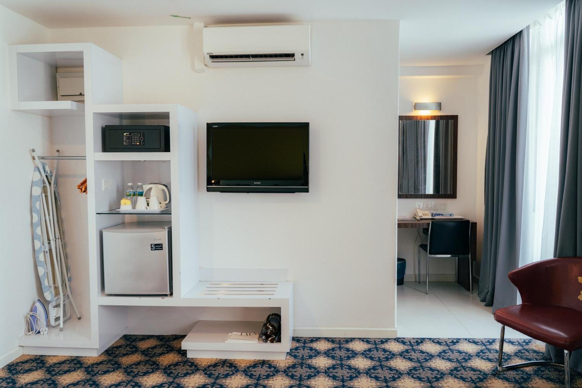 Premier Deluxe King River View