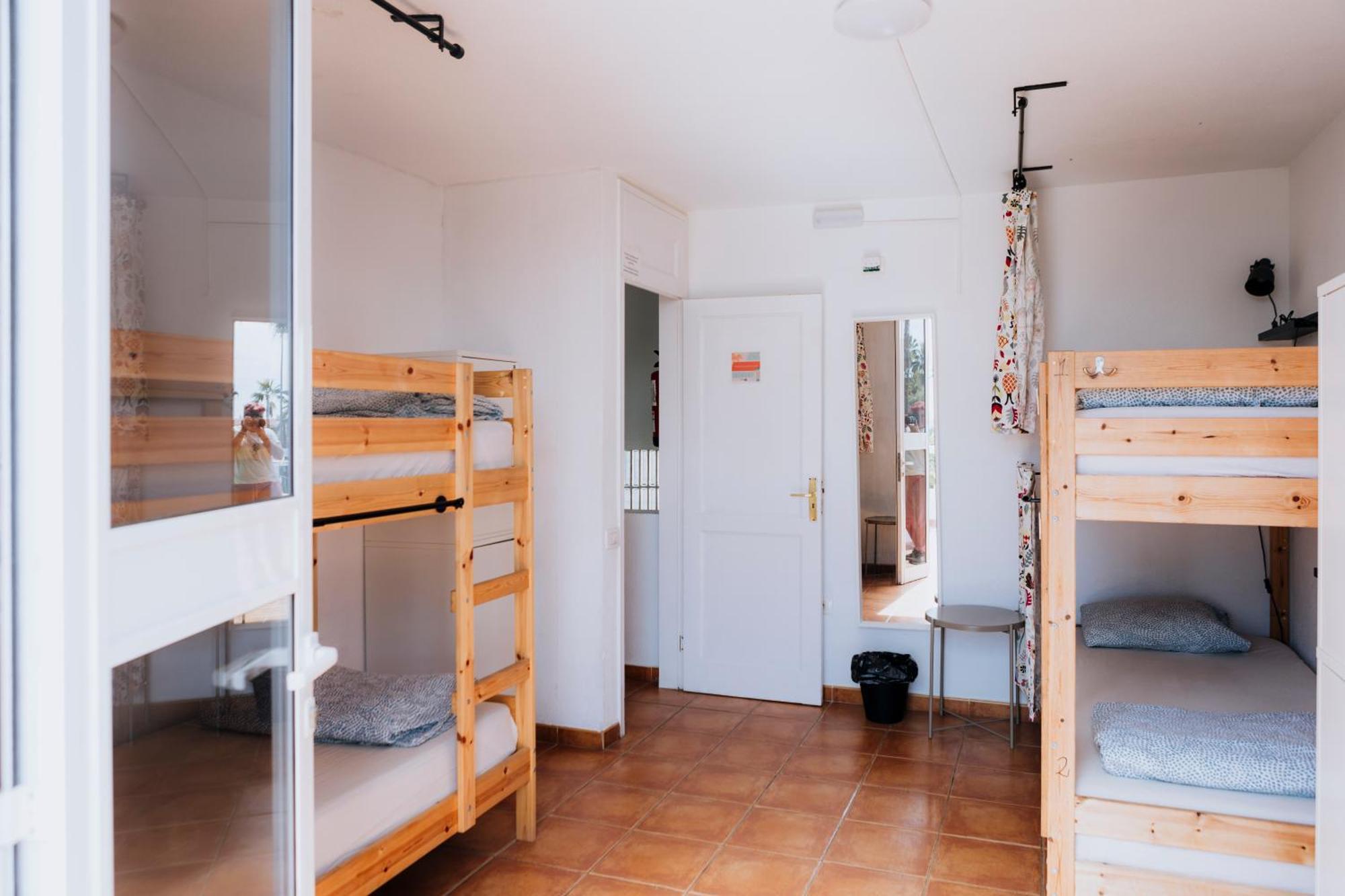 Bed in 4-Bed Mixed Dormitory Room with Terrace,1565581288:JPEG