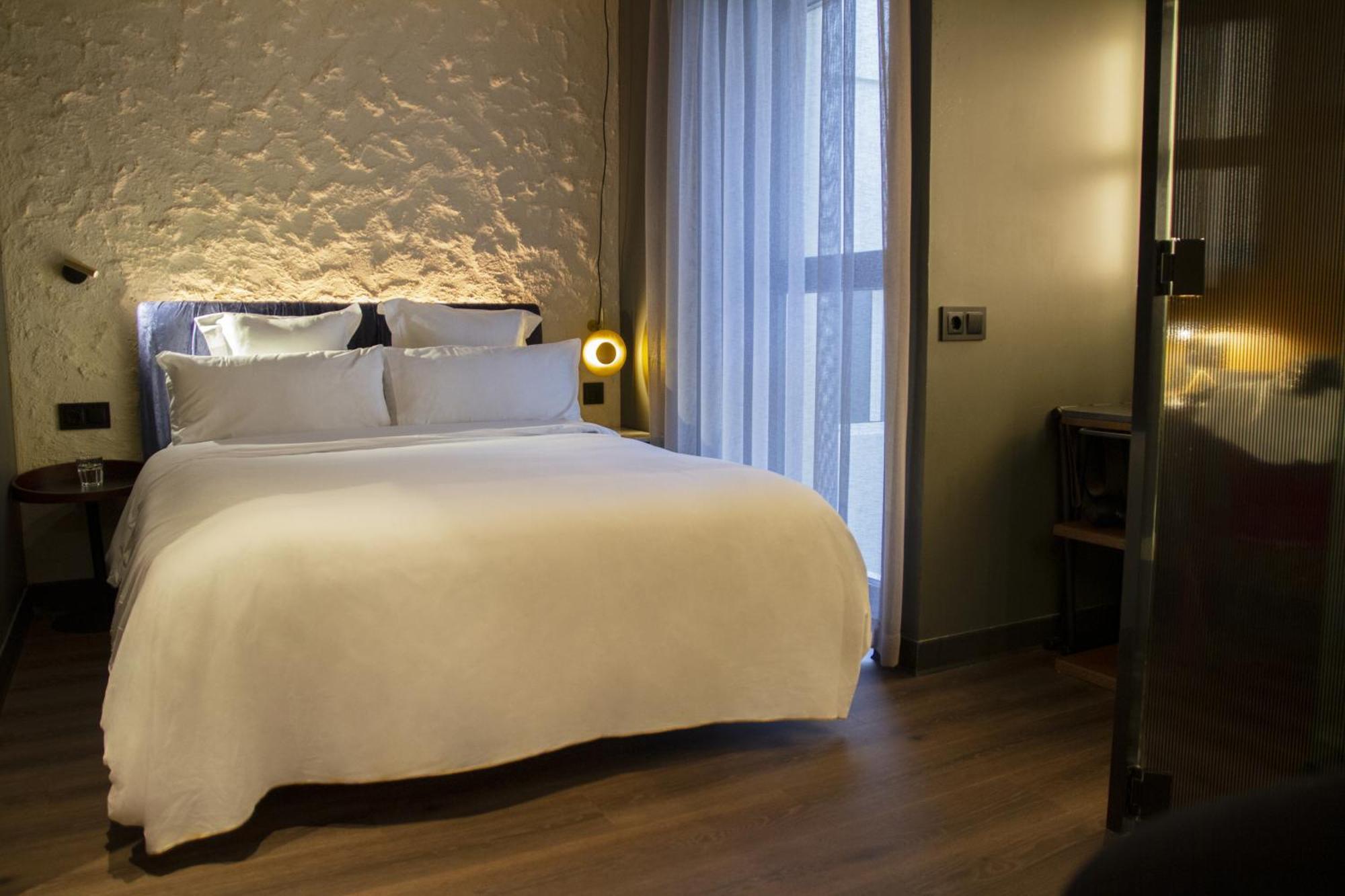 Standard Room,1569623735:JPEG