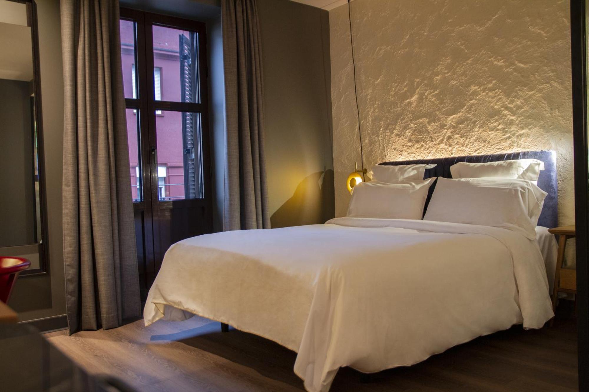 Standard Room with Balcony,1569623723:JPEG