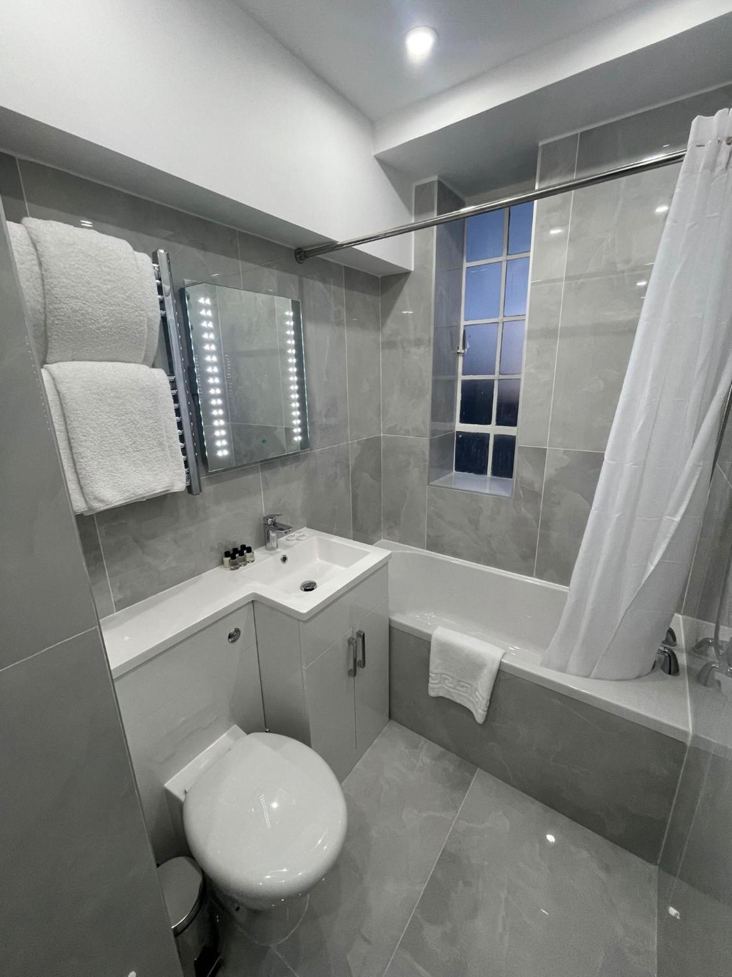 One-Bedroom Apartment,1601677686:JPEG