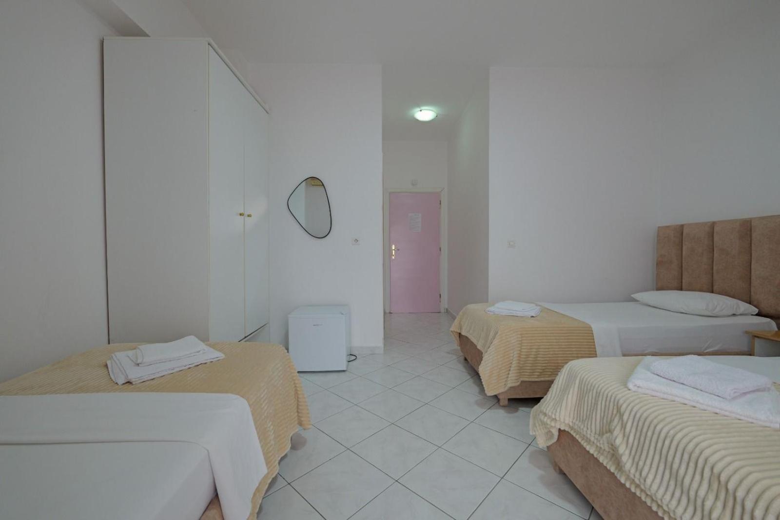 Classic Triple Room,1584032319:JPEG