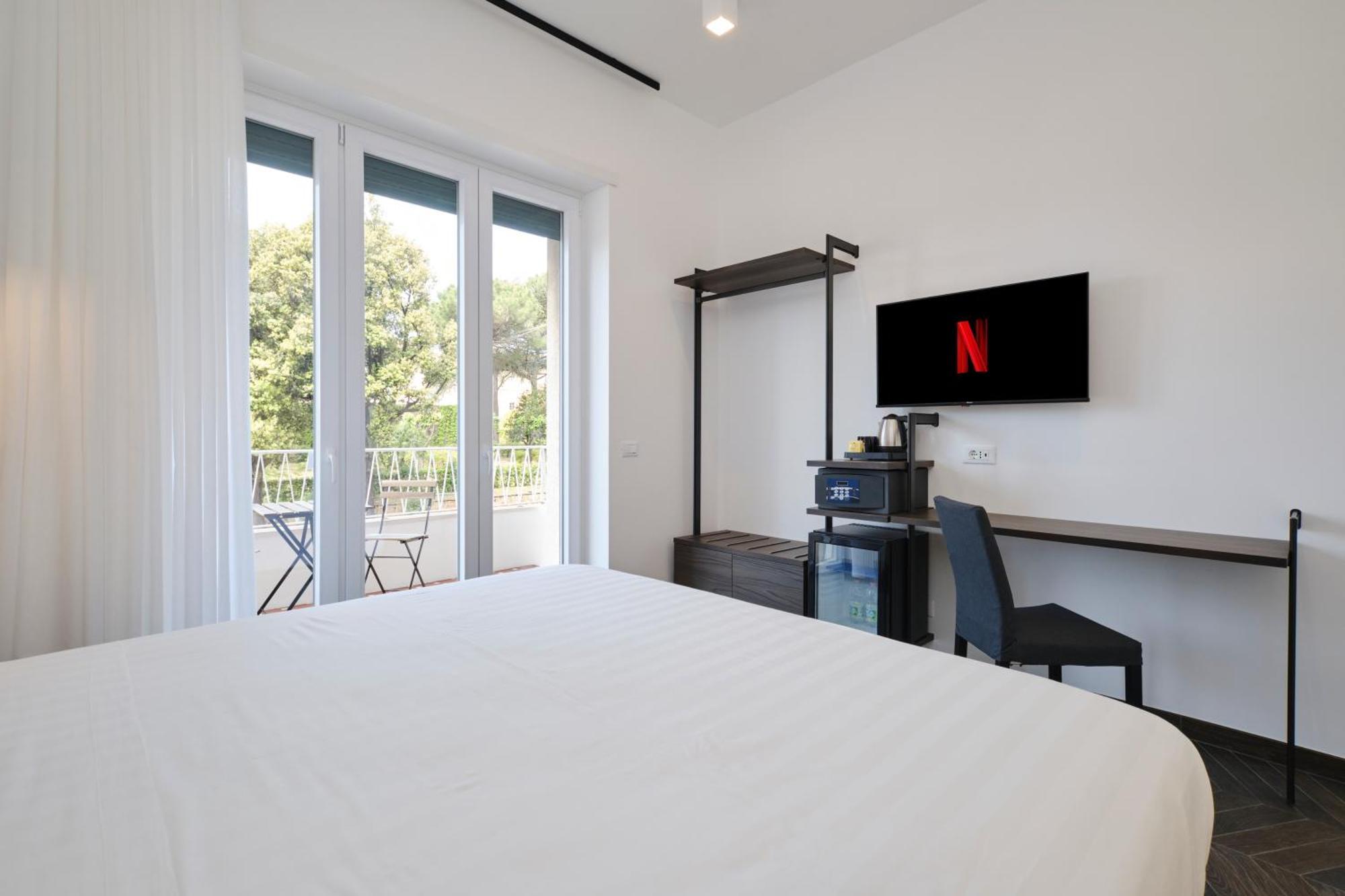 Deluxe Double Room with Balcony,1584321498:JPEG
