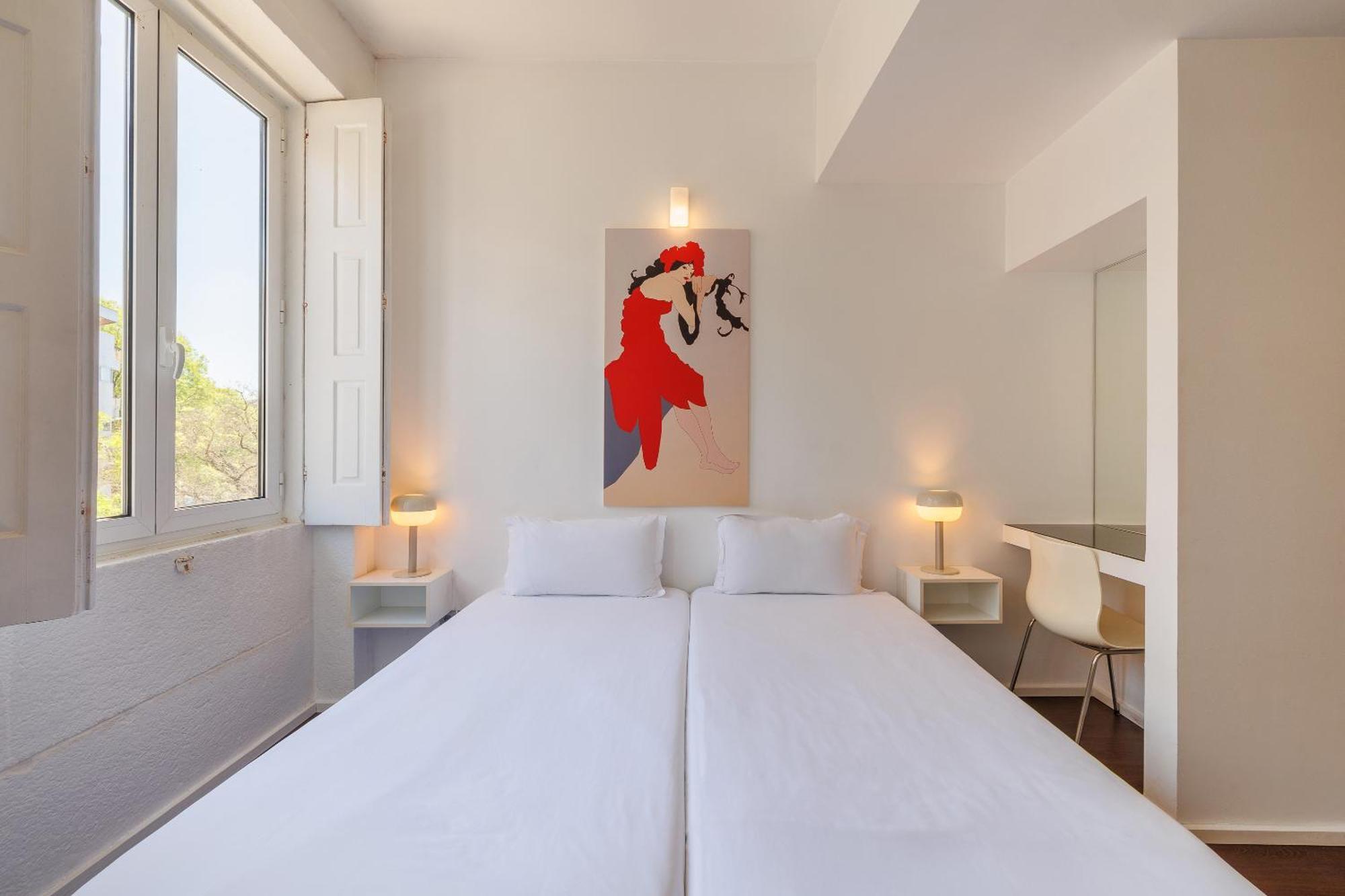 Twin Room,1585477501:JPEG