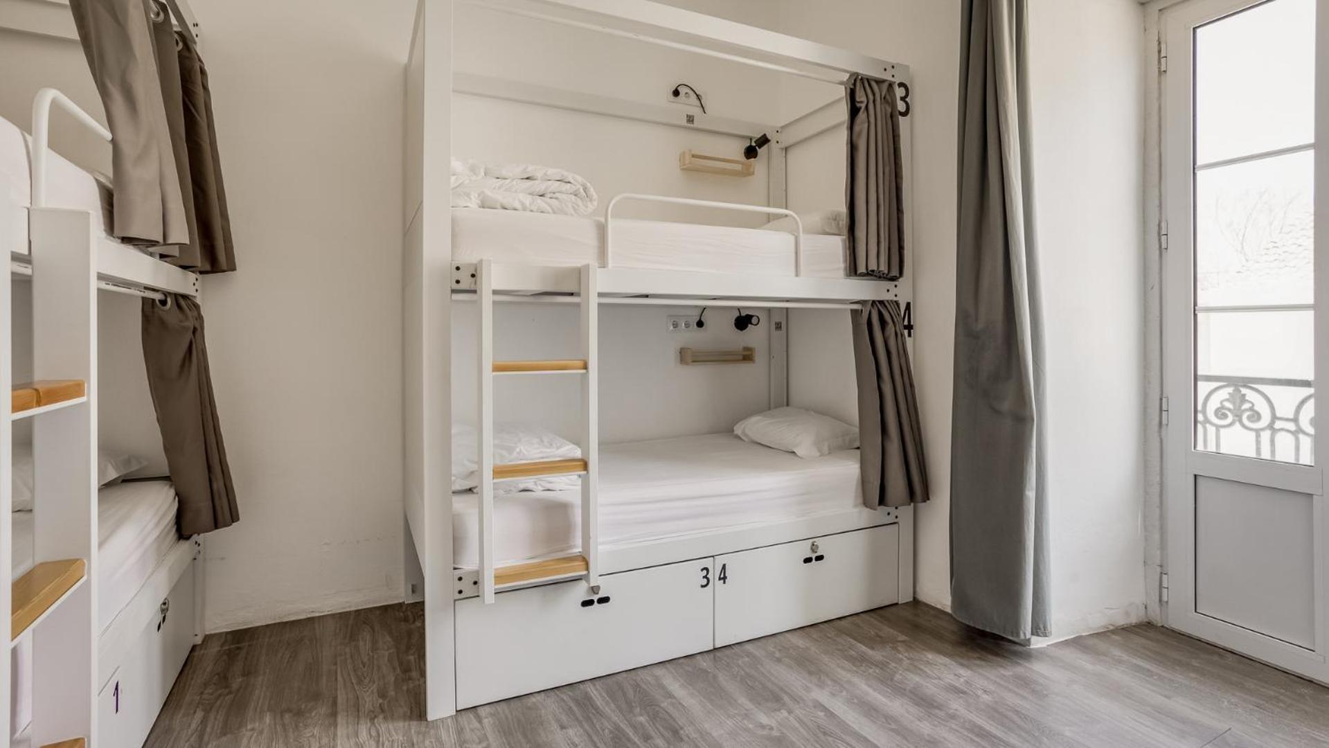 Bed 6-Bed Female Dormitory Room