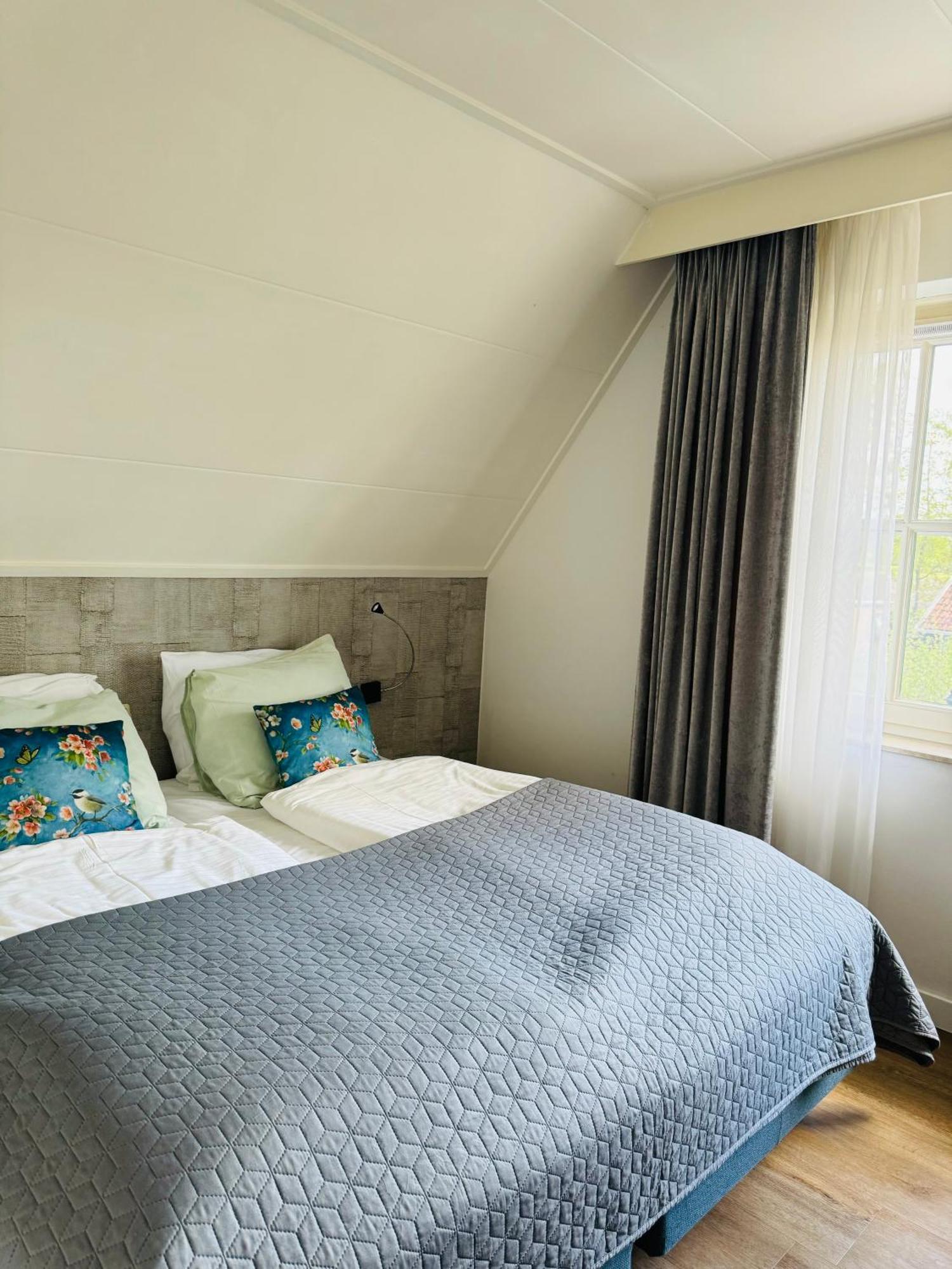 Large Twin Room
