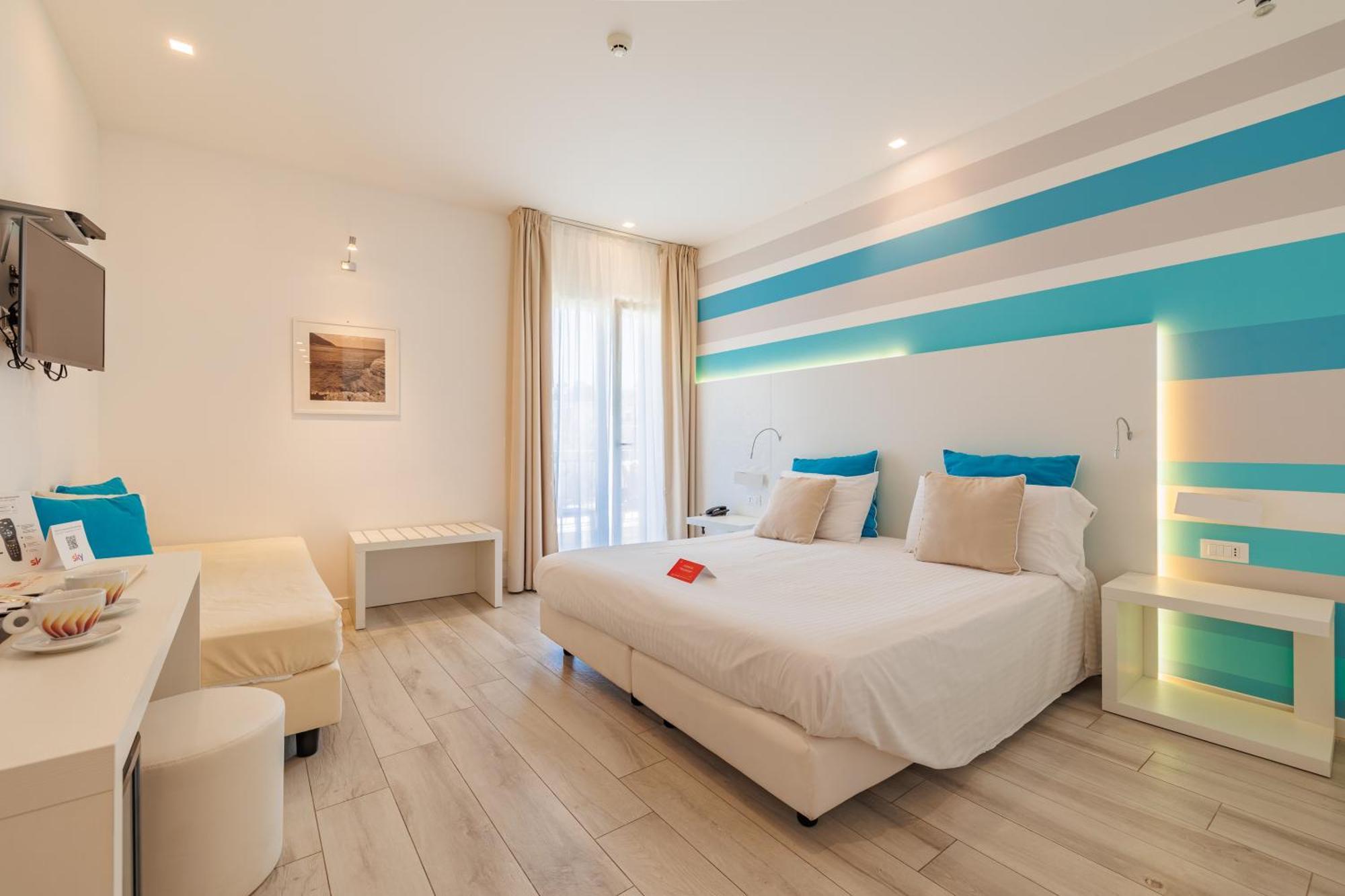 Triple Room Sea View Balcony Ground Floor