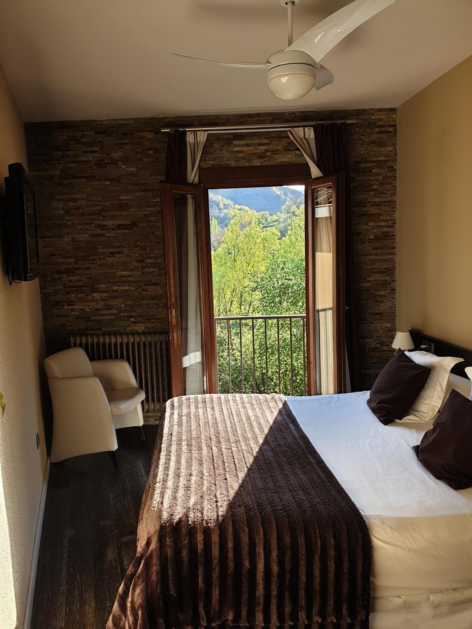 Double Room Private Bathroom