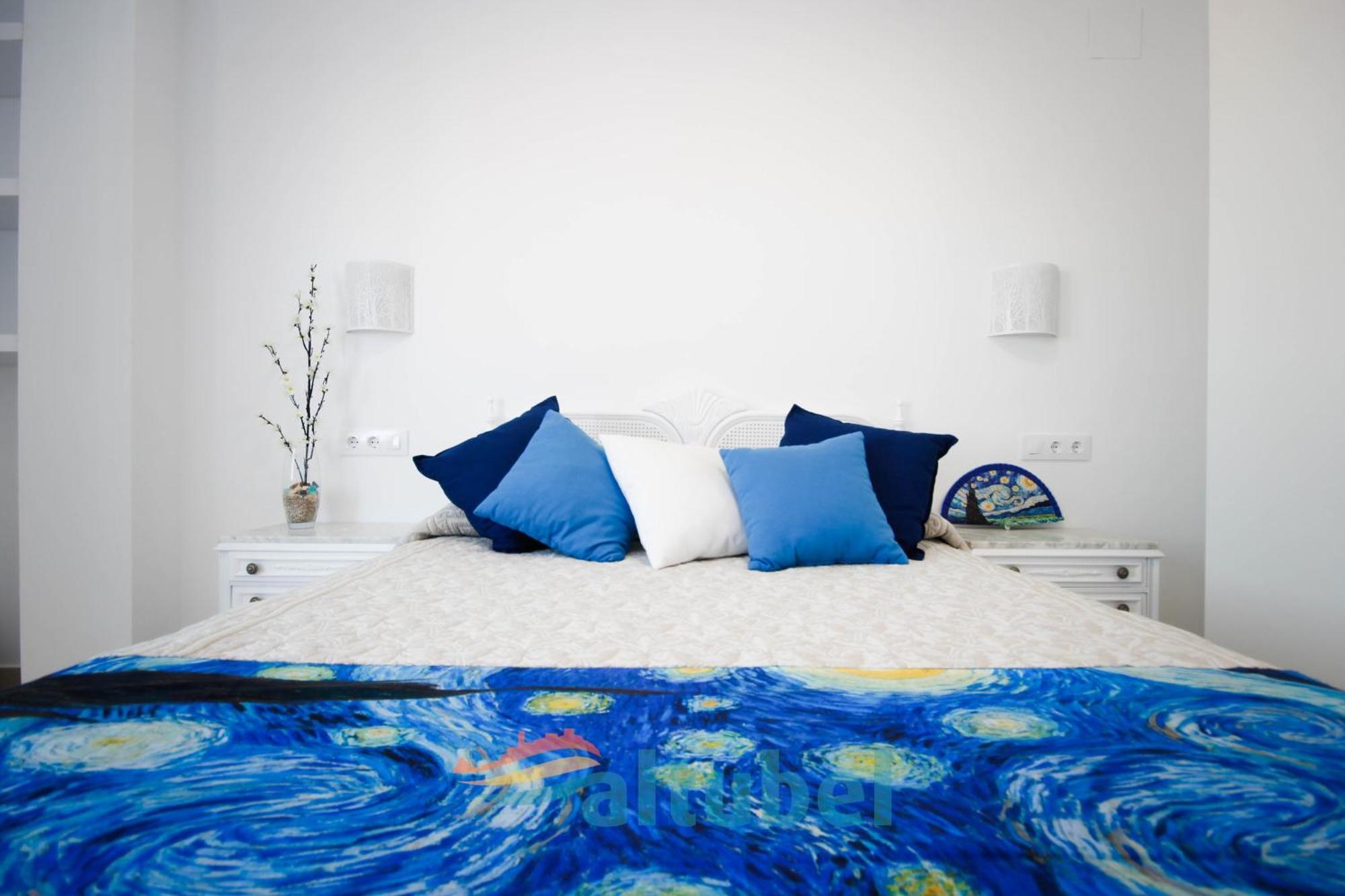 Deluxe One-Bedroom Apartment