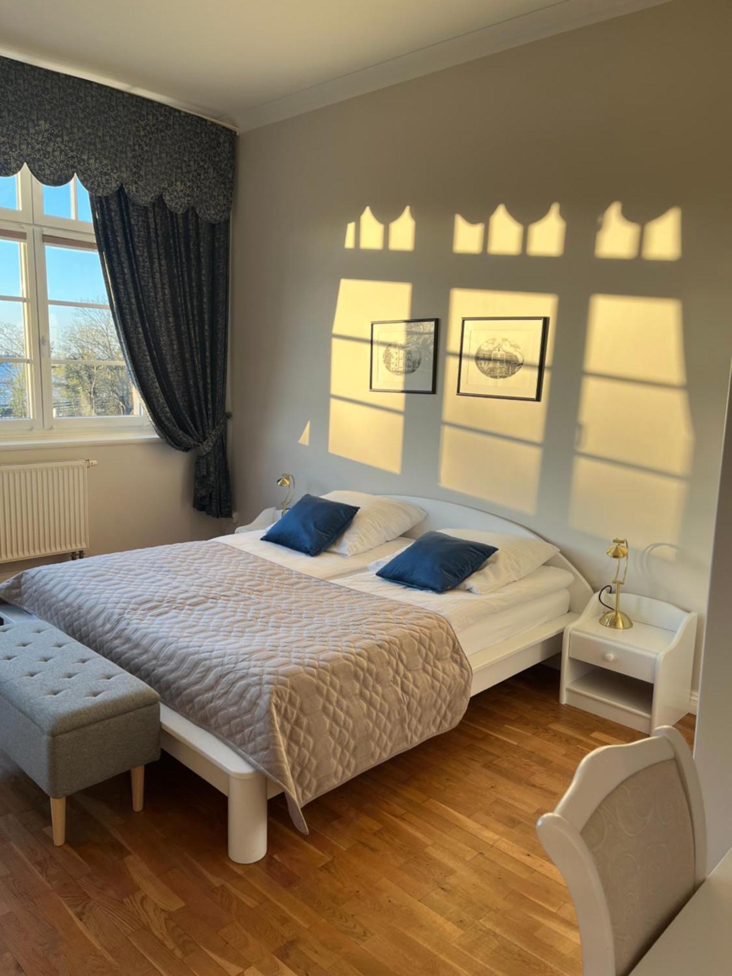 Large Double or Twin Room