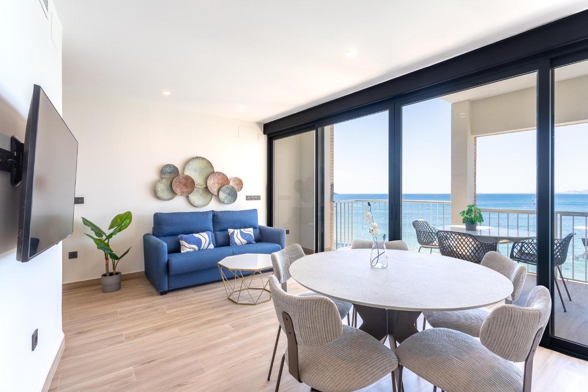 Apartamento de 2 dormitorios con vistas al mar