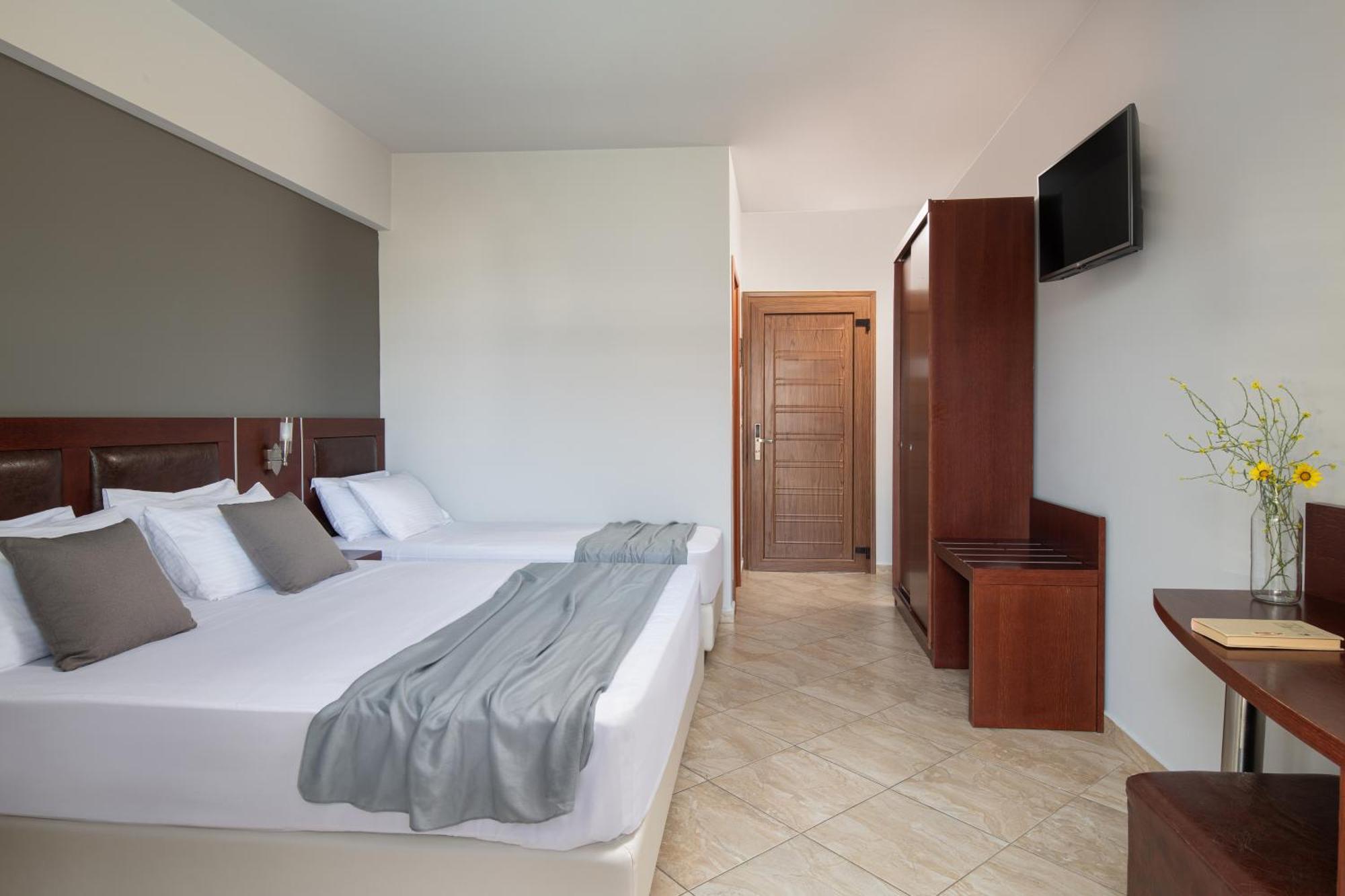 Comfort Triple Room