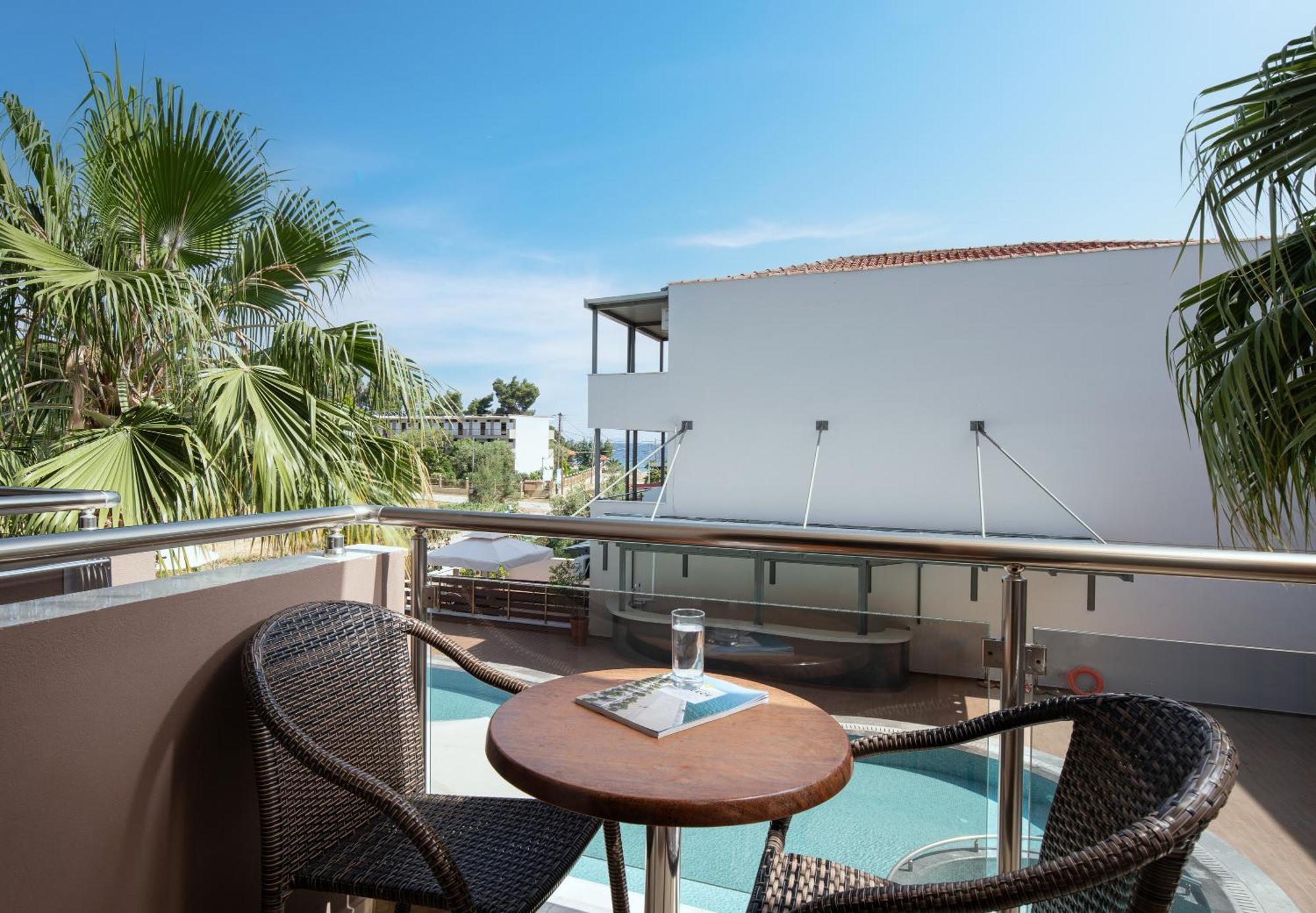 Triple Room Pool View