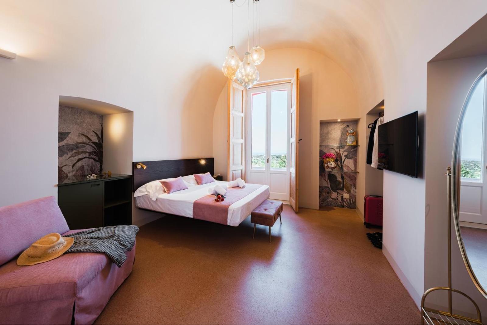 Deluxe Room,1598517670:JPEG